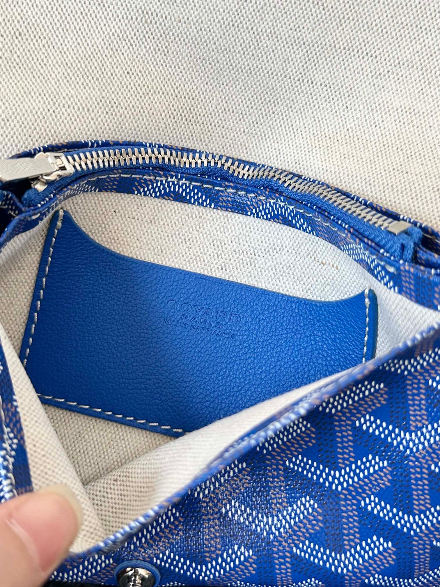 77432342-4DDA-4D48-8BB0-876BA48ED065