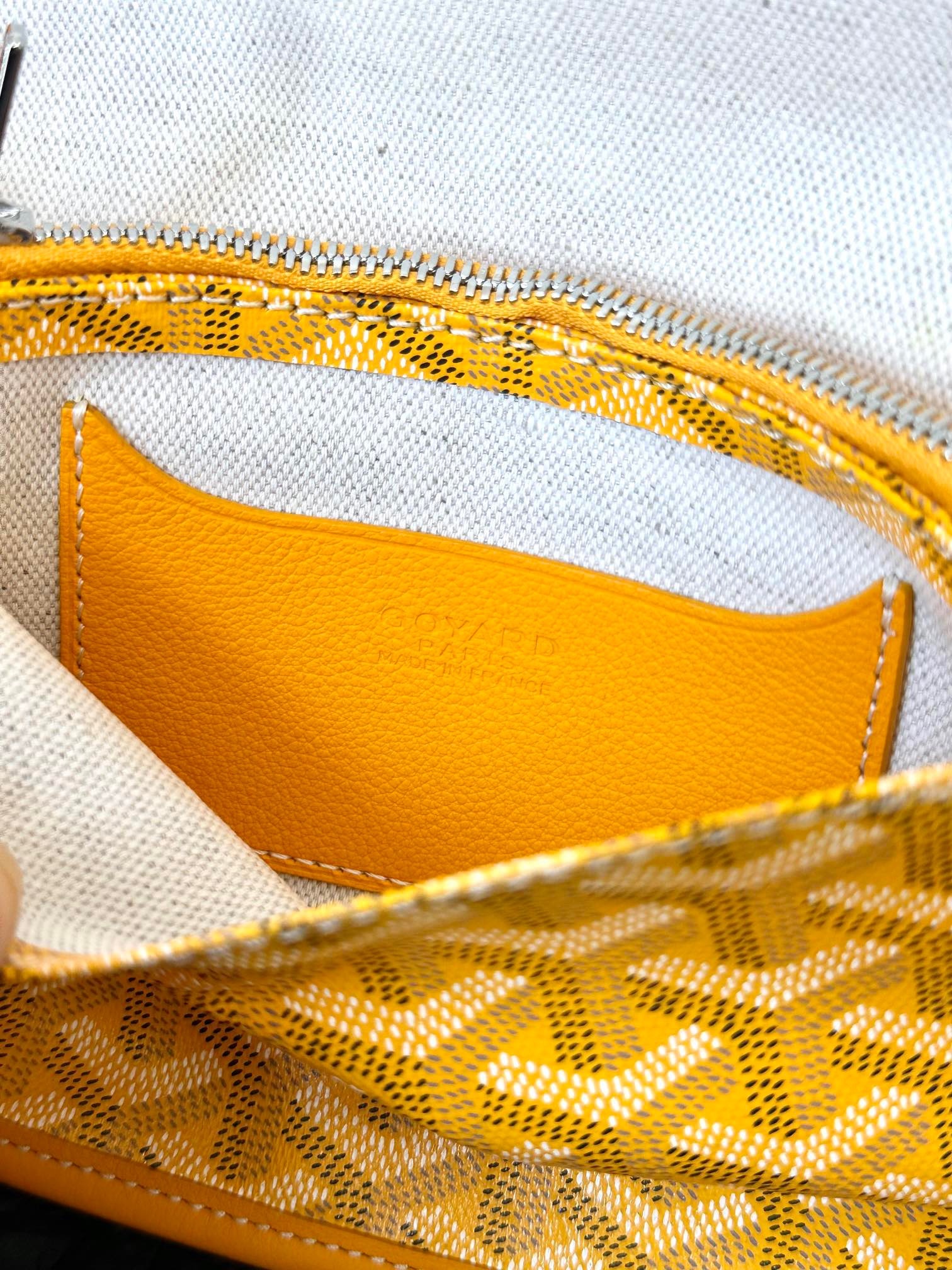 B5D62544-7E80-4F36-A6E8-E50DE14CBFA9