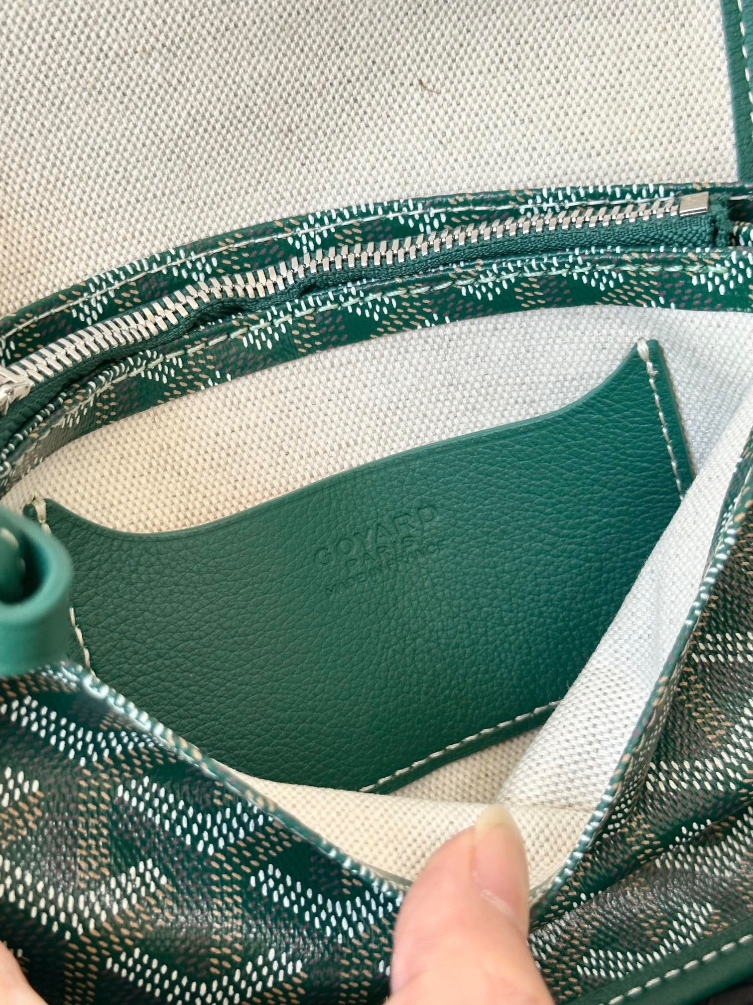 BAD863E9-A1FE-474D-AC7F-09A36A355EB6