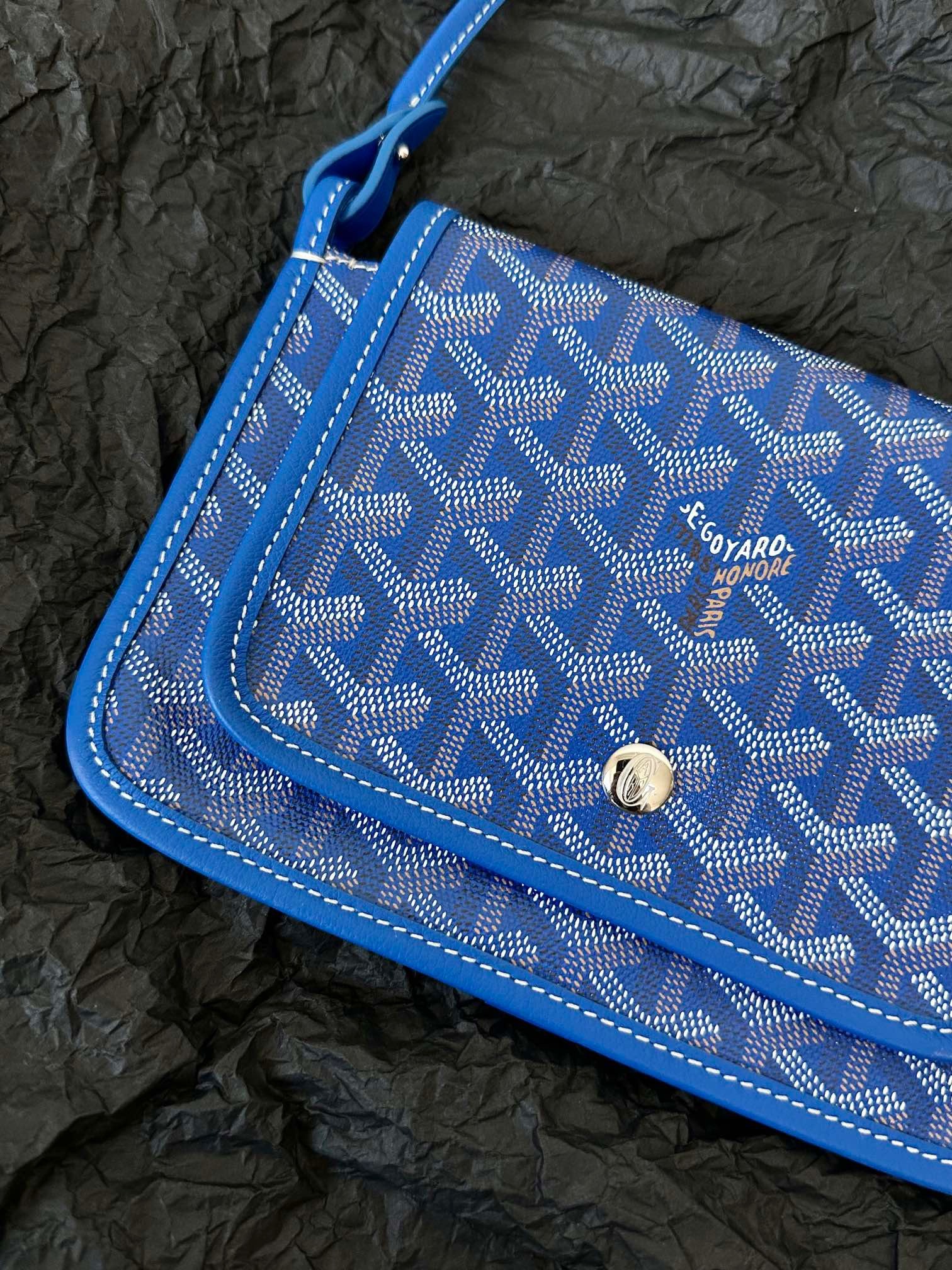 8F0A53BF-2929-45D4-982B-57A06EF10010