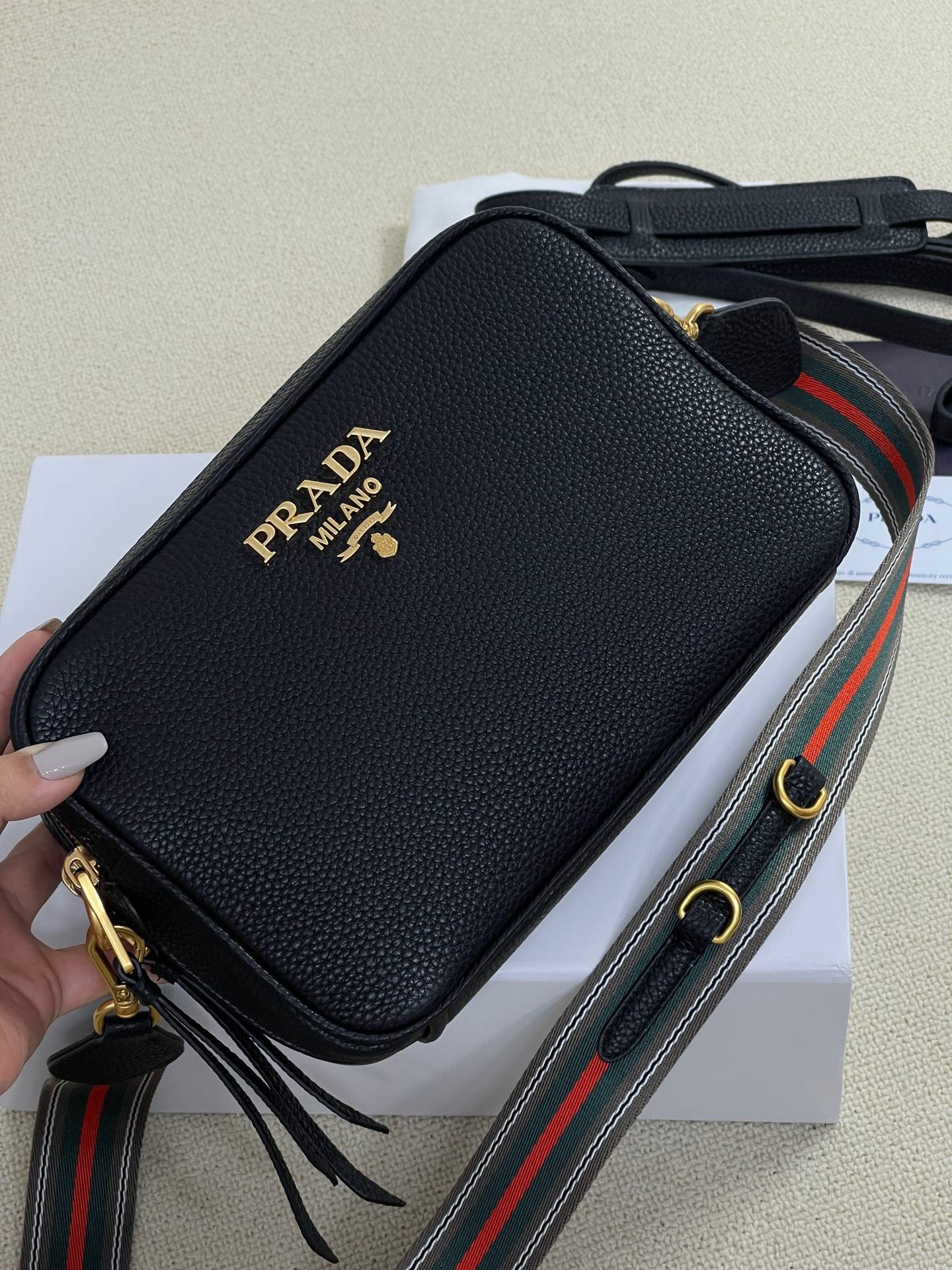 7EDF9D9C-A502-470C-A5DD-4C33D864070B