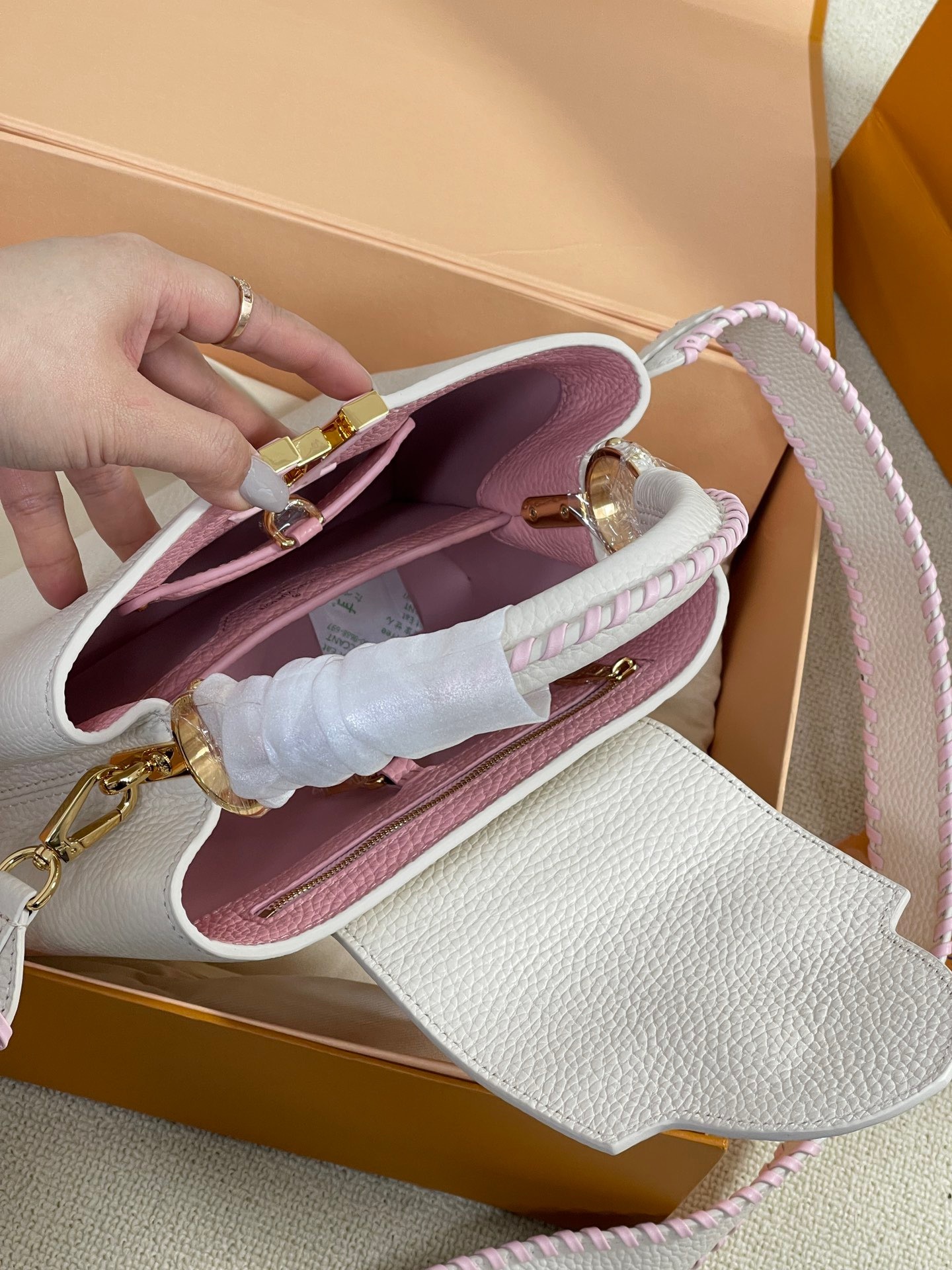 71945F08-A56A-47E7-B672-756A5ED61147