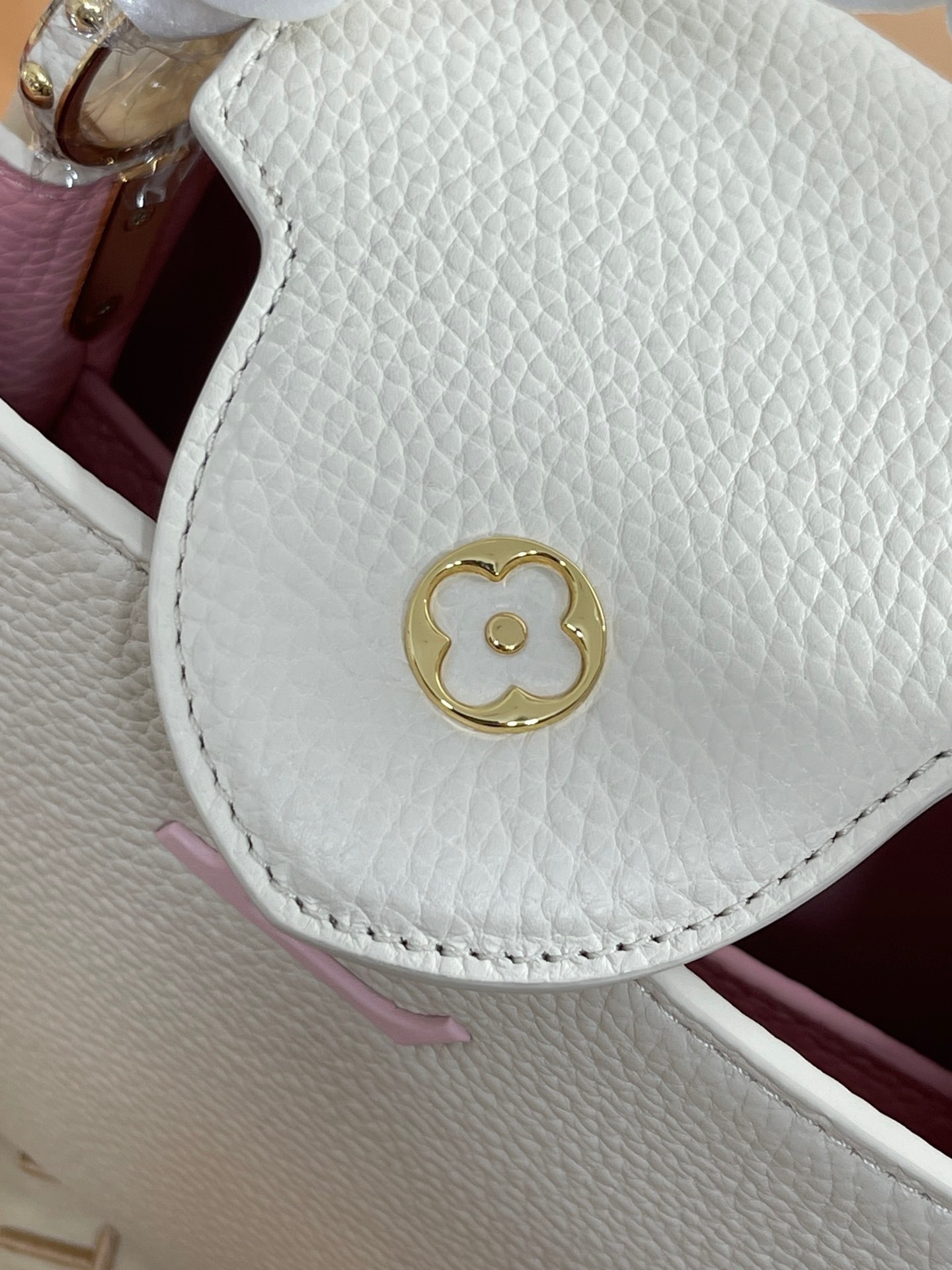 252B59A7-1DE6-47EC-A671-F79D770D2185