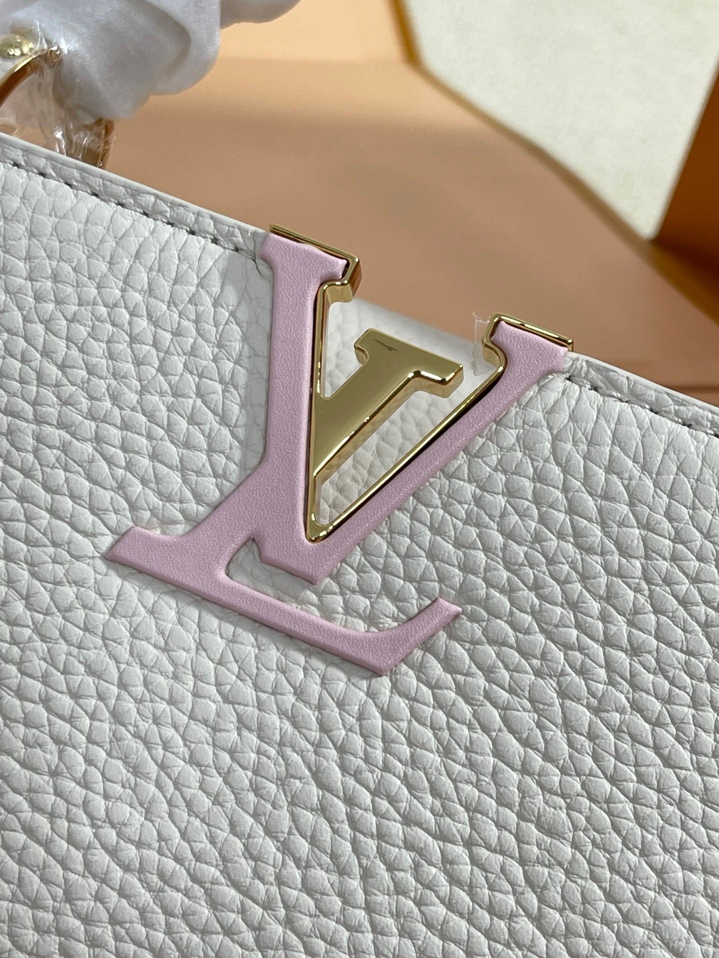 53BF57D7-1442-4244-A04D-00C460DAFF35