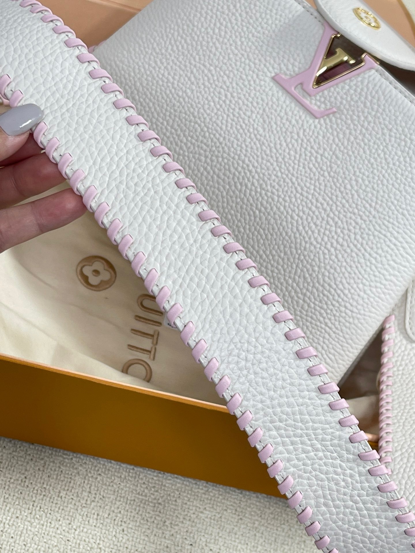 5C4CFBD0-2D23-4982-BC7C-3C90953089D0