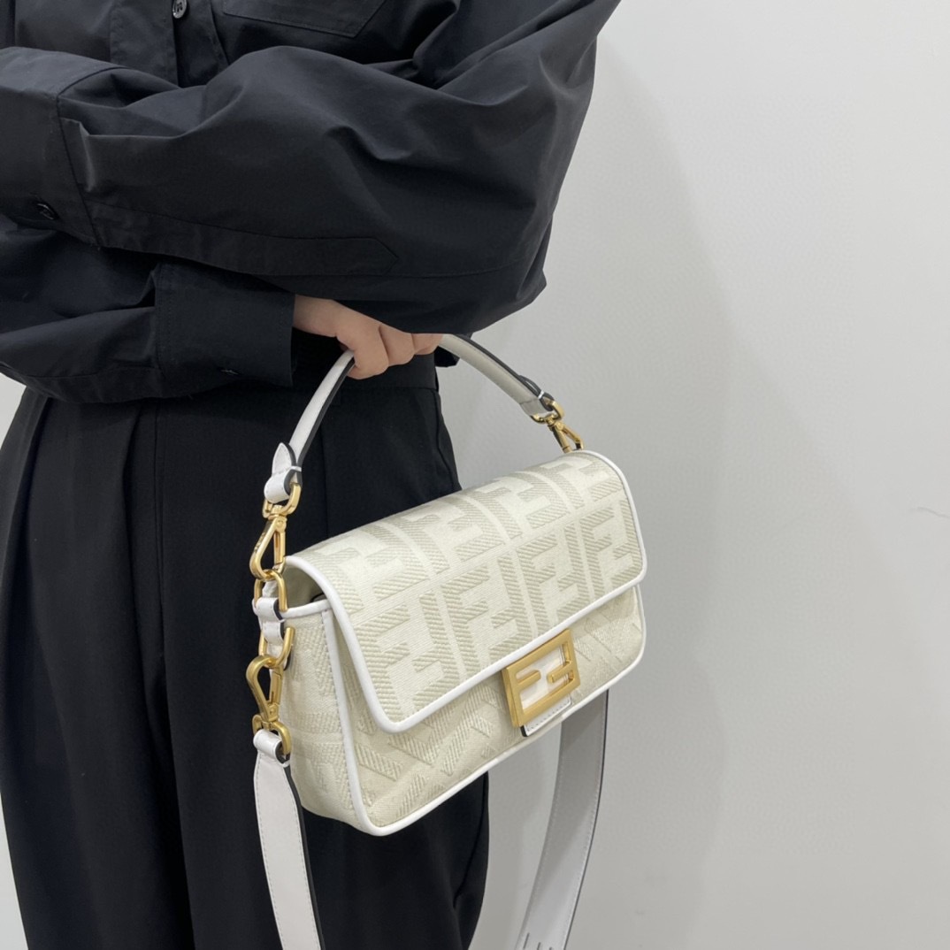 4528E8A6-E96A-4389-AB80-729B687AC466