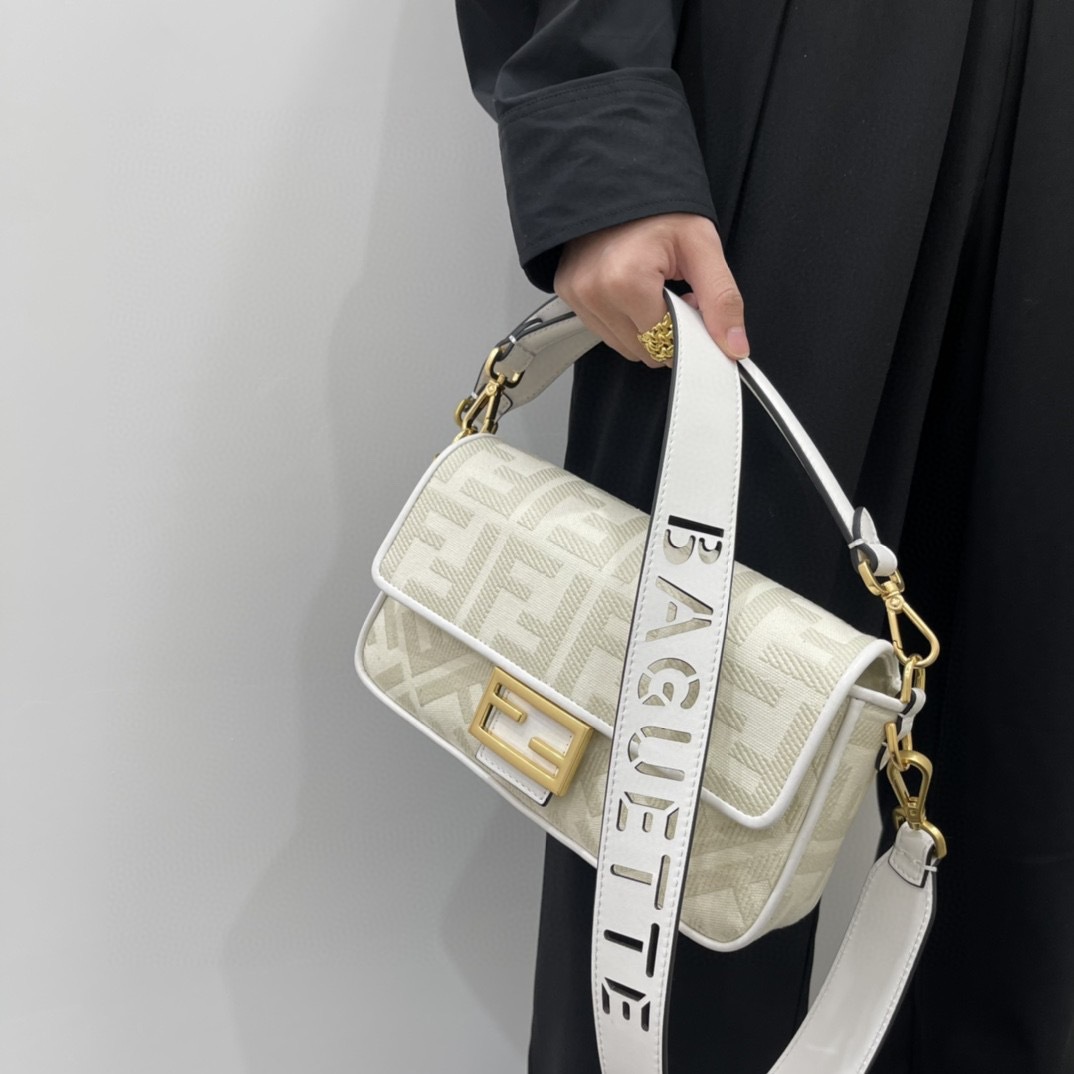 B9E837B8-BC8F-4720-BBE3-03BB68A7CF25