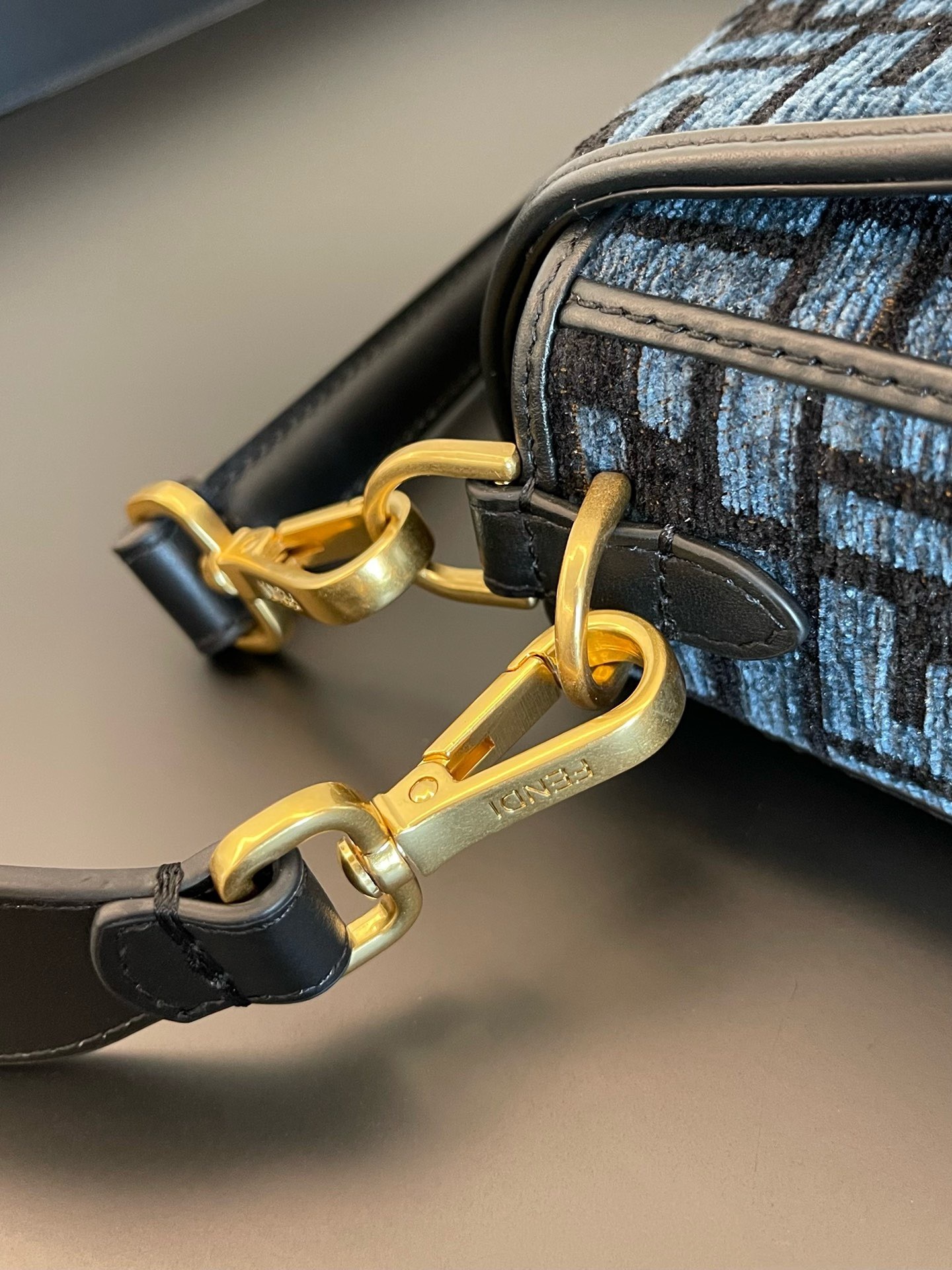 5D67D303-0877-498A-9607-2FCADF2DA594