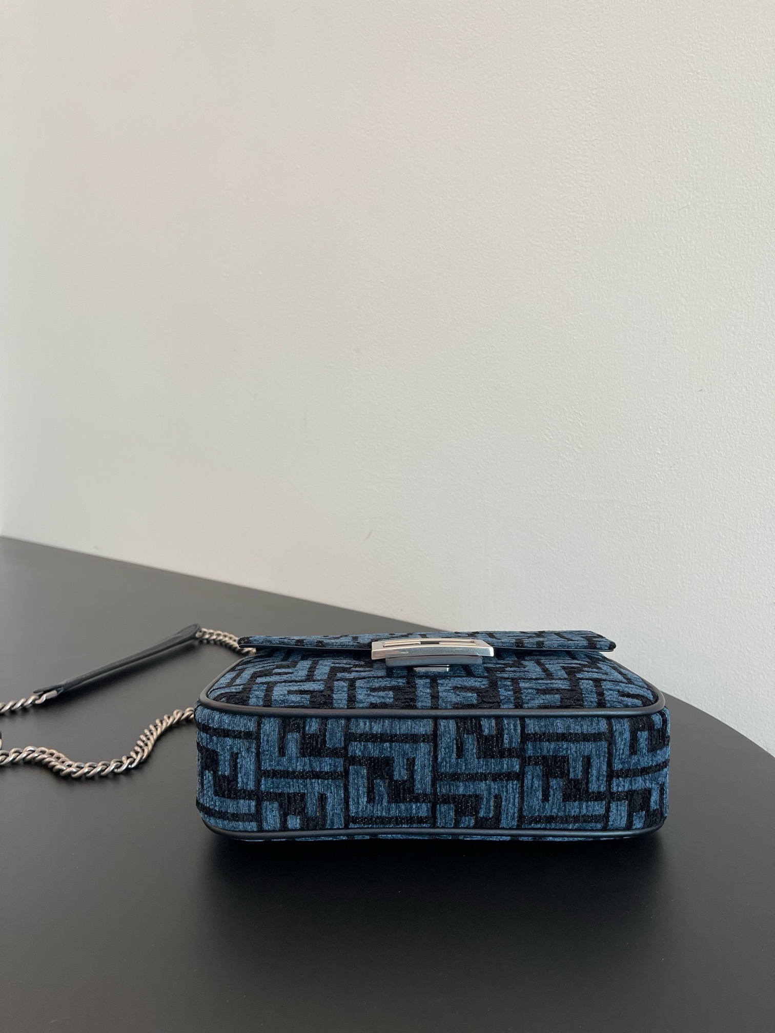 30403813-56DB-4414-A576-4A812FBD94FC