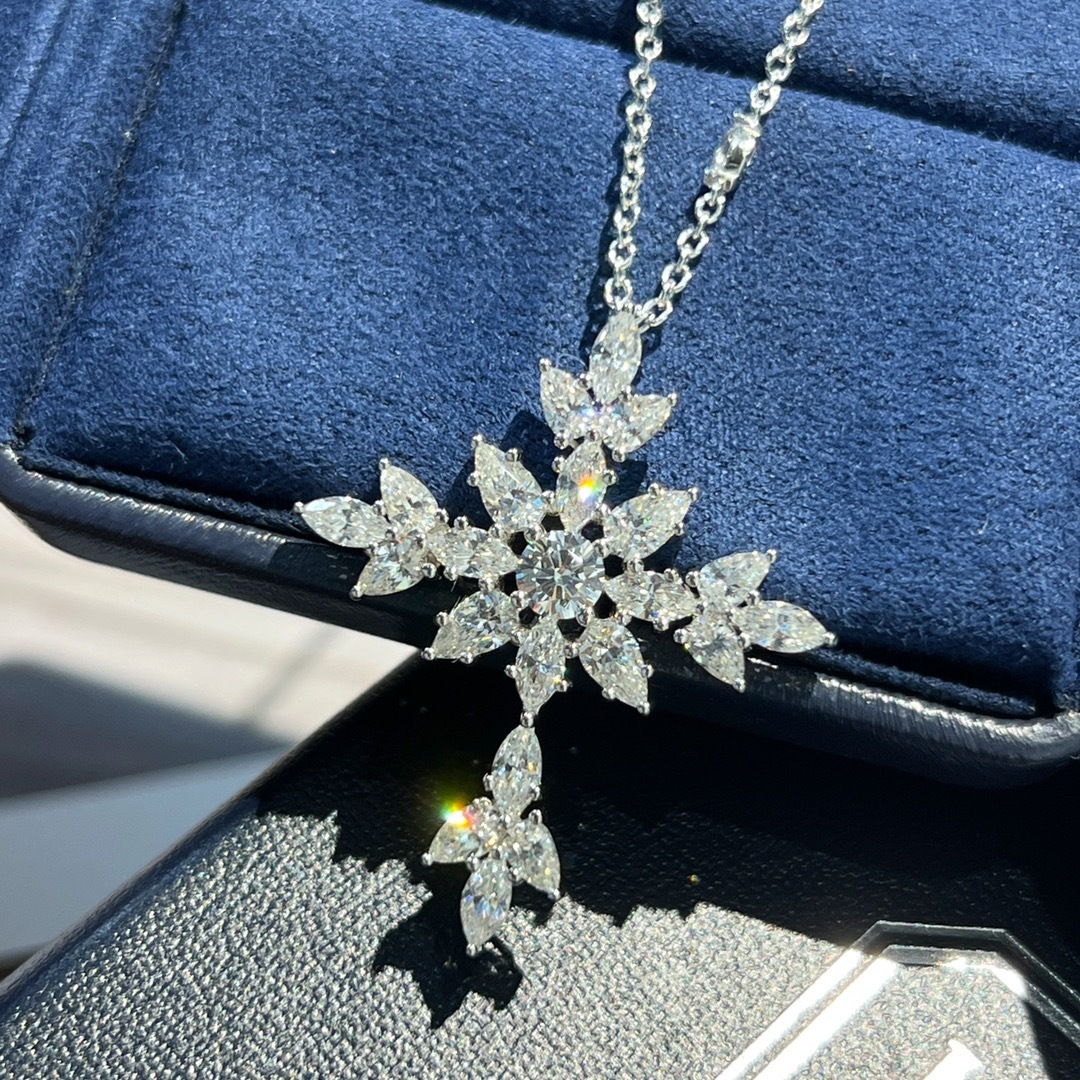 7C5A75D3-5E8A-4129-9125-3D3133C2E2D9