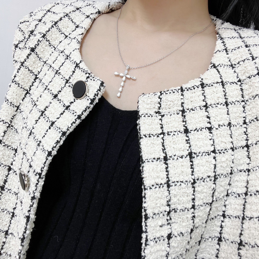 9EF3C5D6-D35F-4170-91C7-5A0192147915