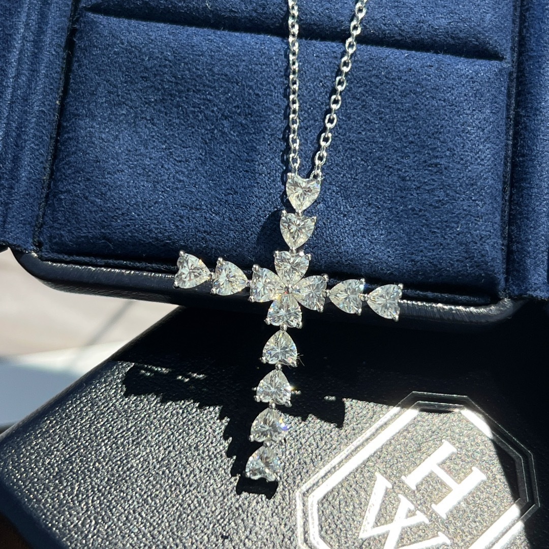 D8F1A390-7999-409A-A50A-62A407C75423