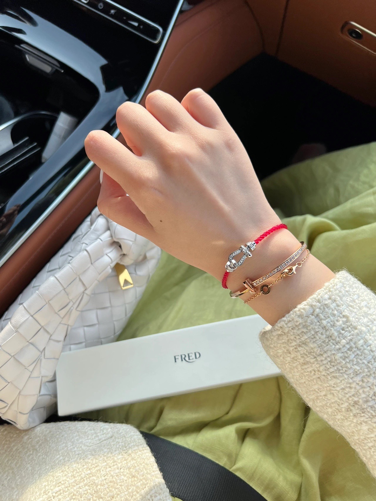 6BFDB0AB-0792-49E4-B101-7227B4A1F78C