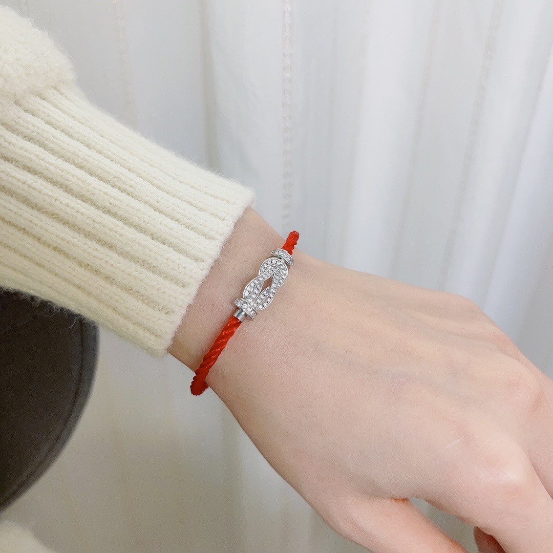 ED954B15-BCB4-4E8B-858D-F694A9B3462D