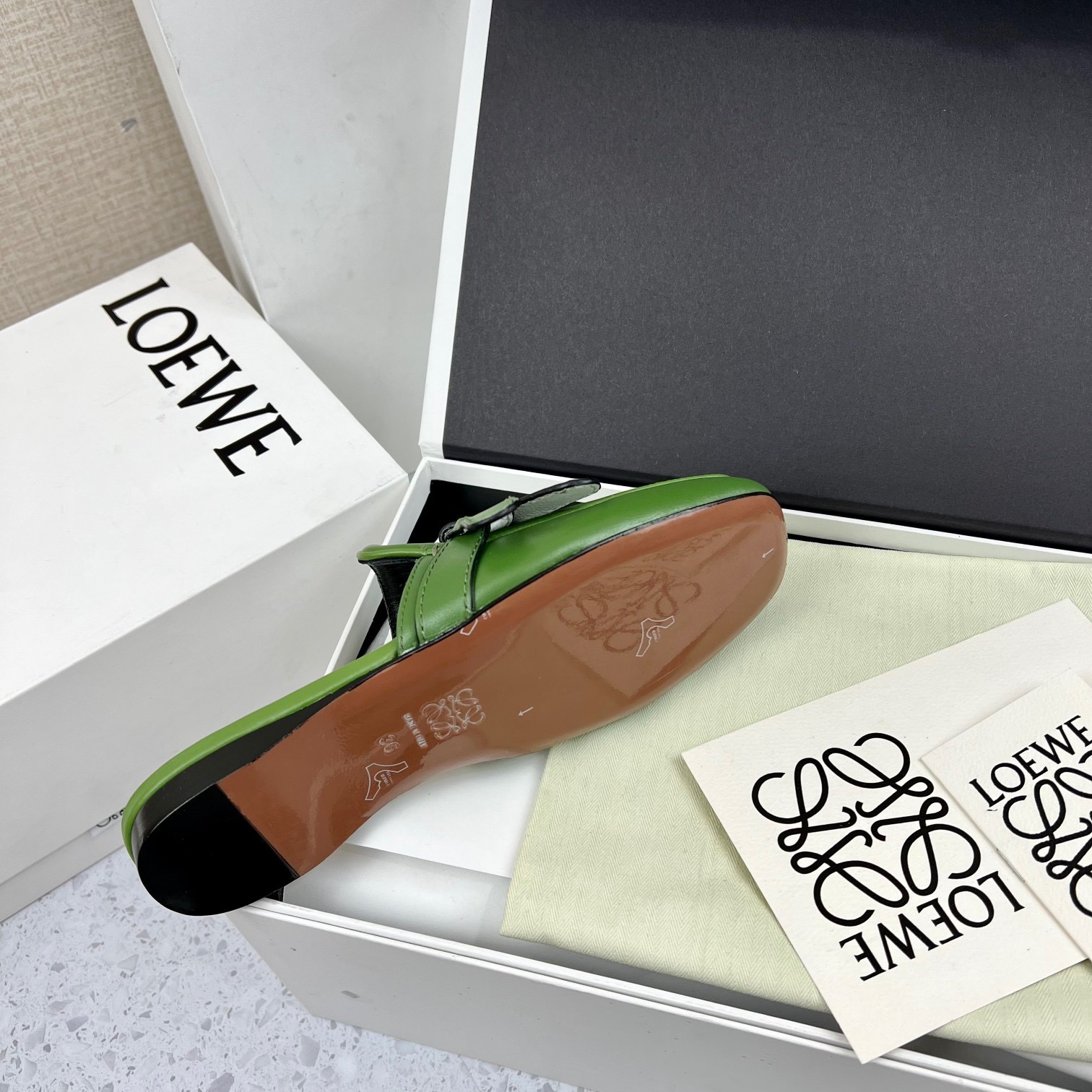 47D6A69A-56CD-4188-9106-62F3CF0B361C