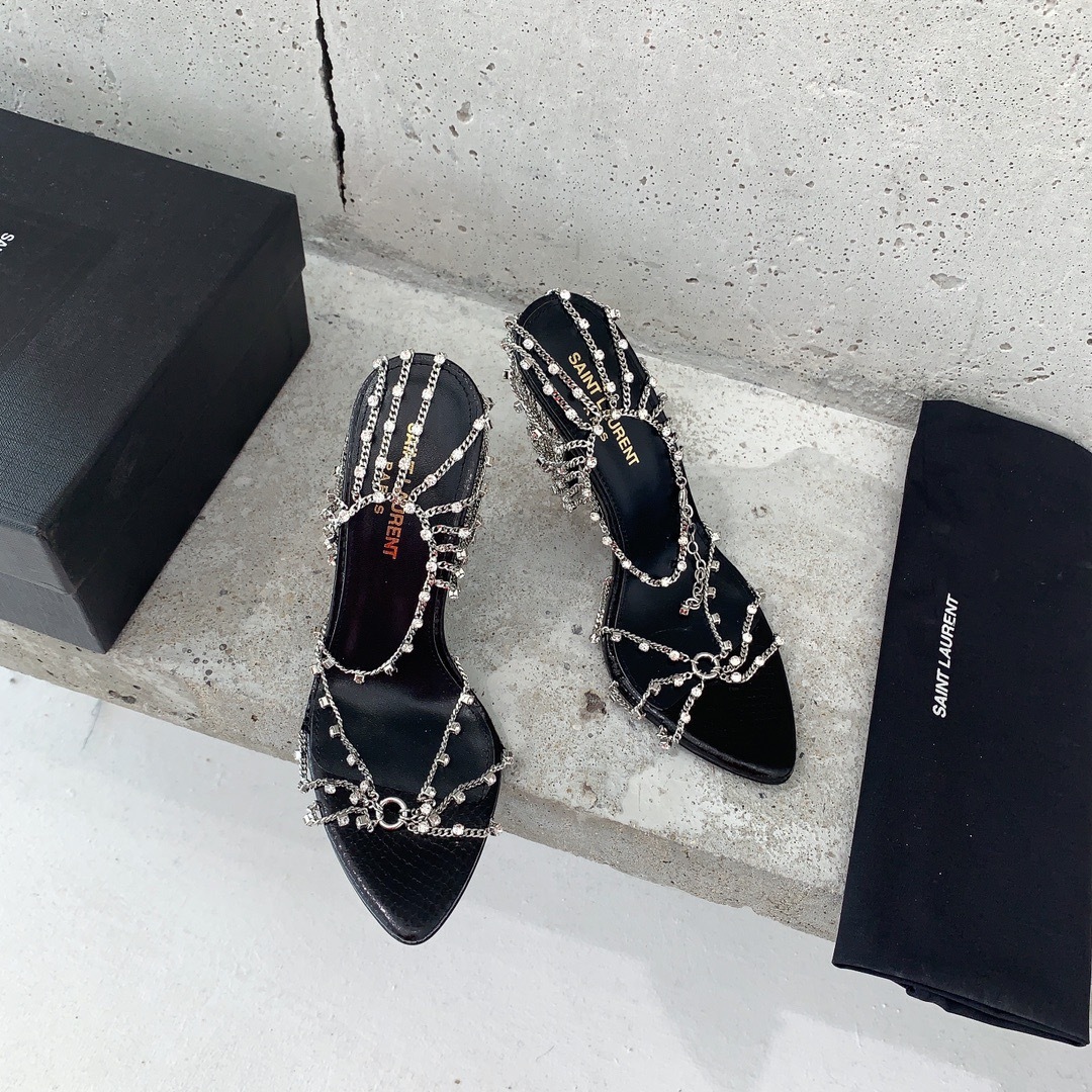 2D85B2A7-FC0B-486F-8FB2-ACBC9F4ED8DC