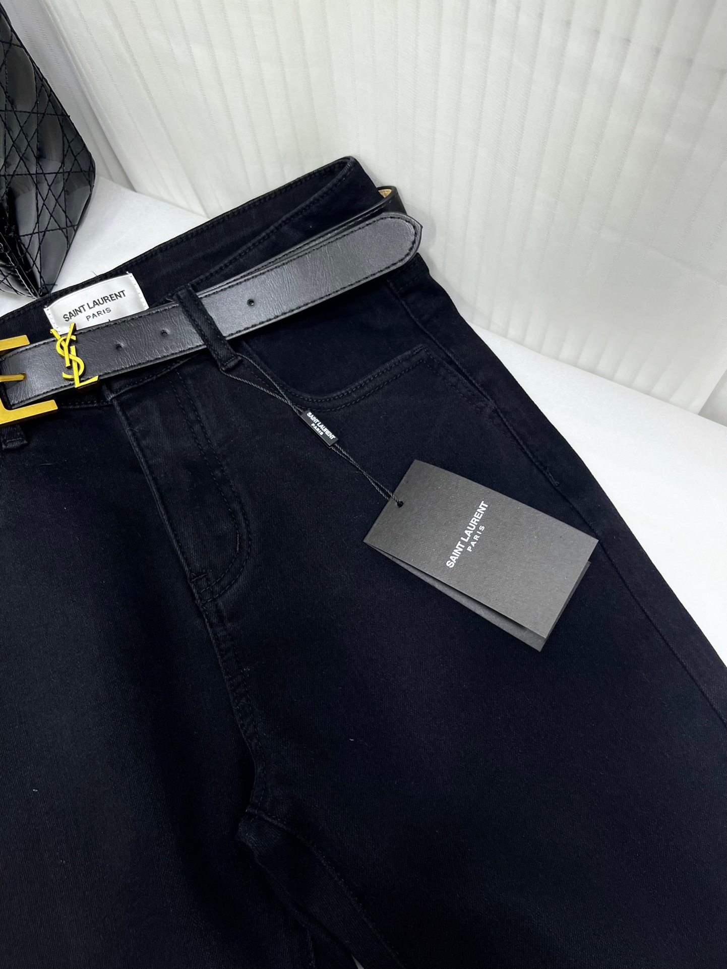 F5660D32-0BCC-4C51-A9FF-ACFBE32A9CC3