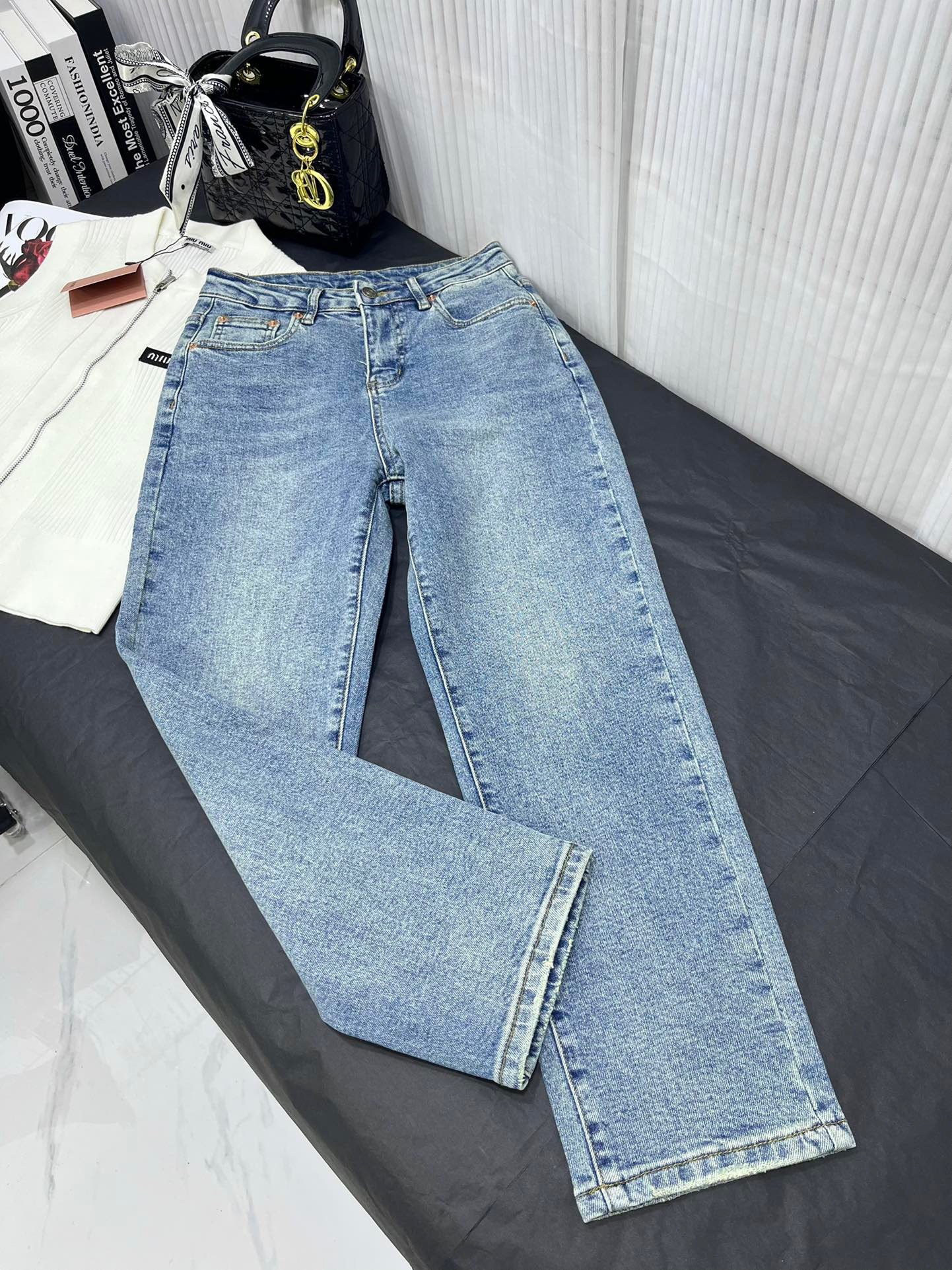 160CDE49-ECCA-4833-B2D4-95A7FE1041B9