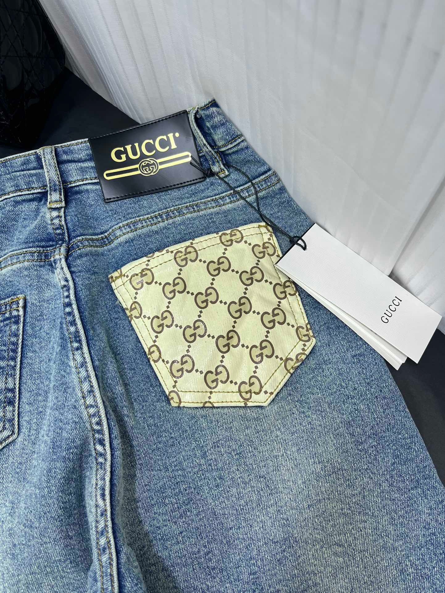 48D22909-A3D2-4BE6-A0D1-508AF123E3CF