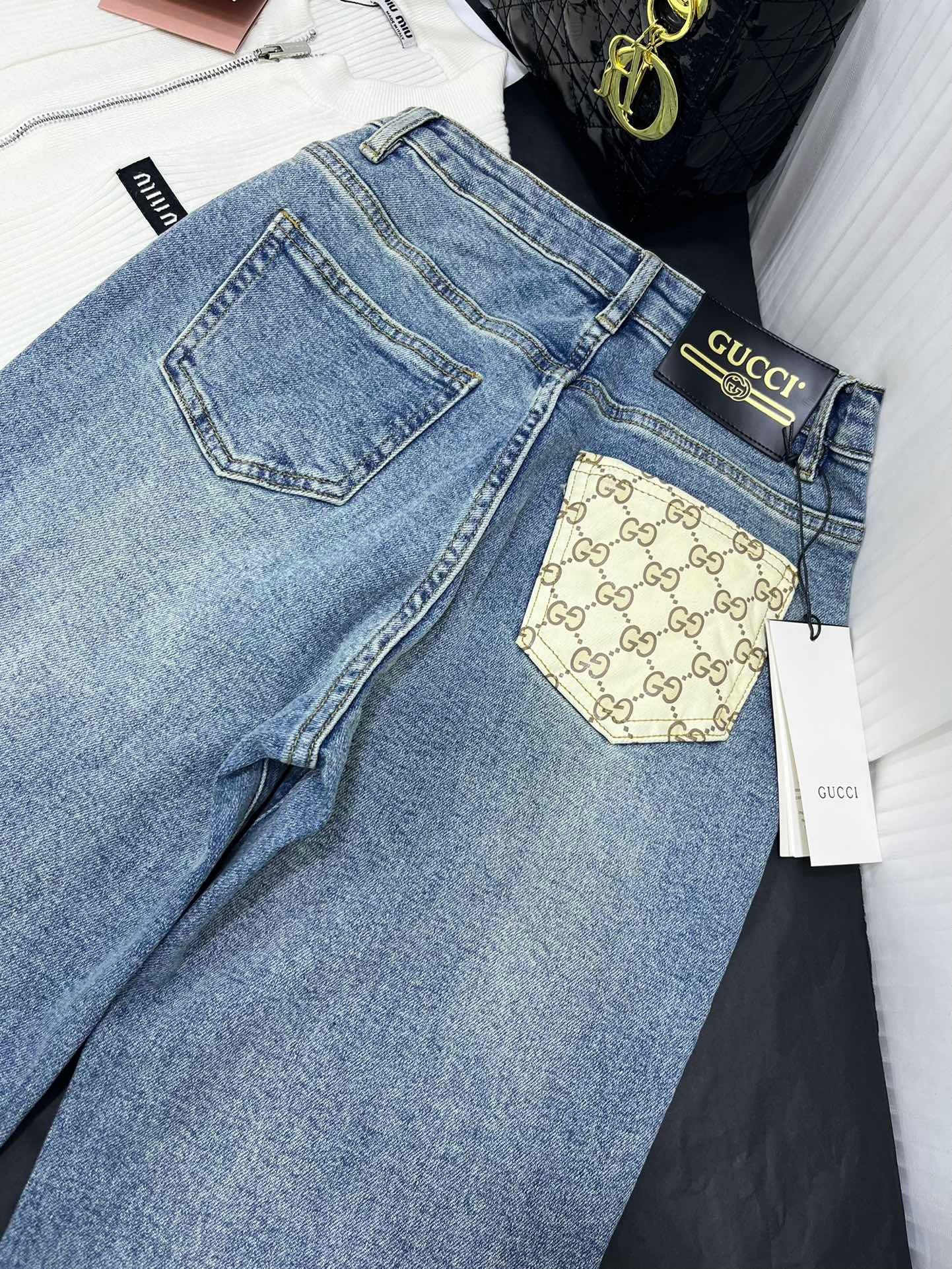 A156F0EA-E112-422D-96E0-46F737E60ECC