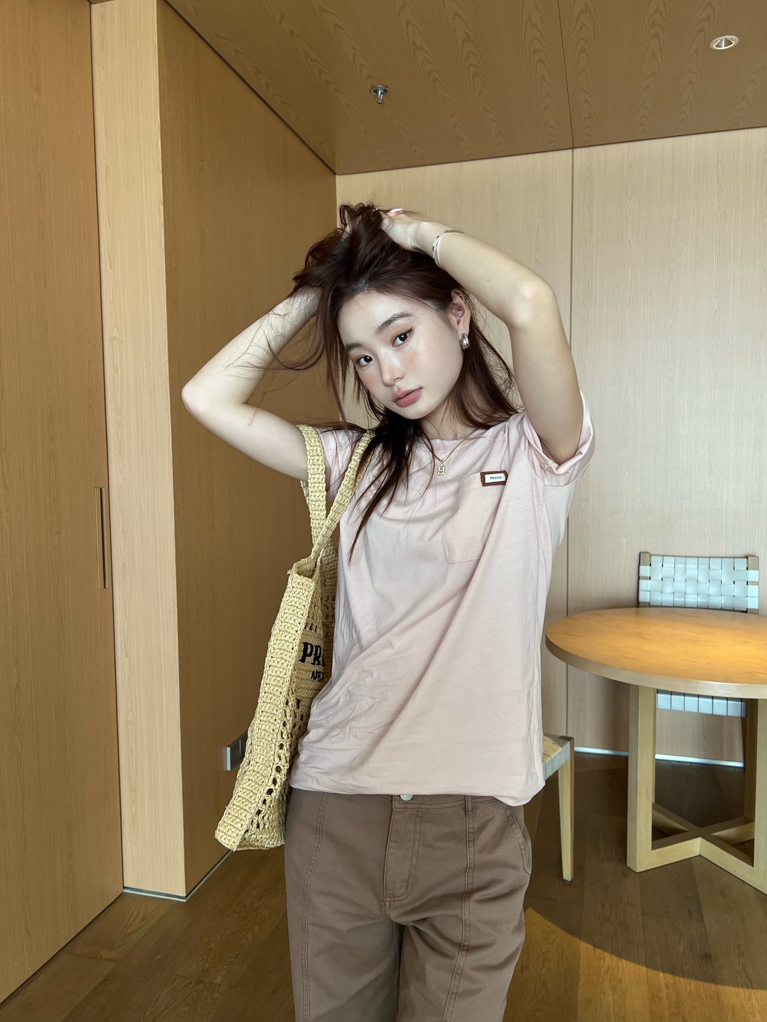 F0B049E7-99CE-4E15-B977-D8C982868145