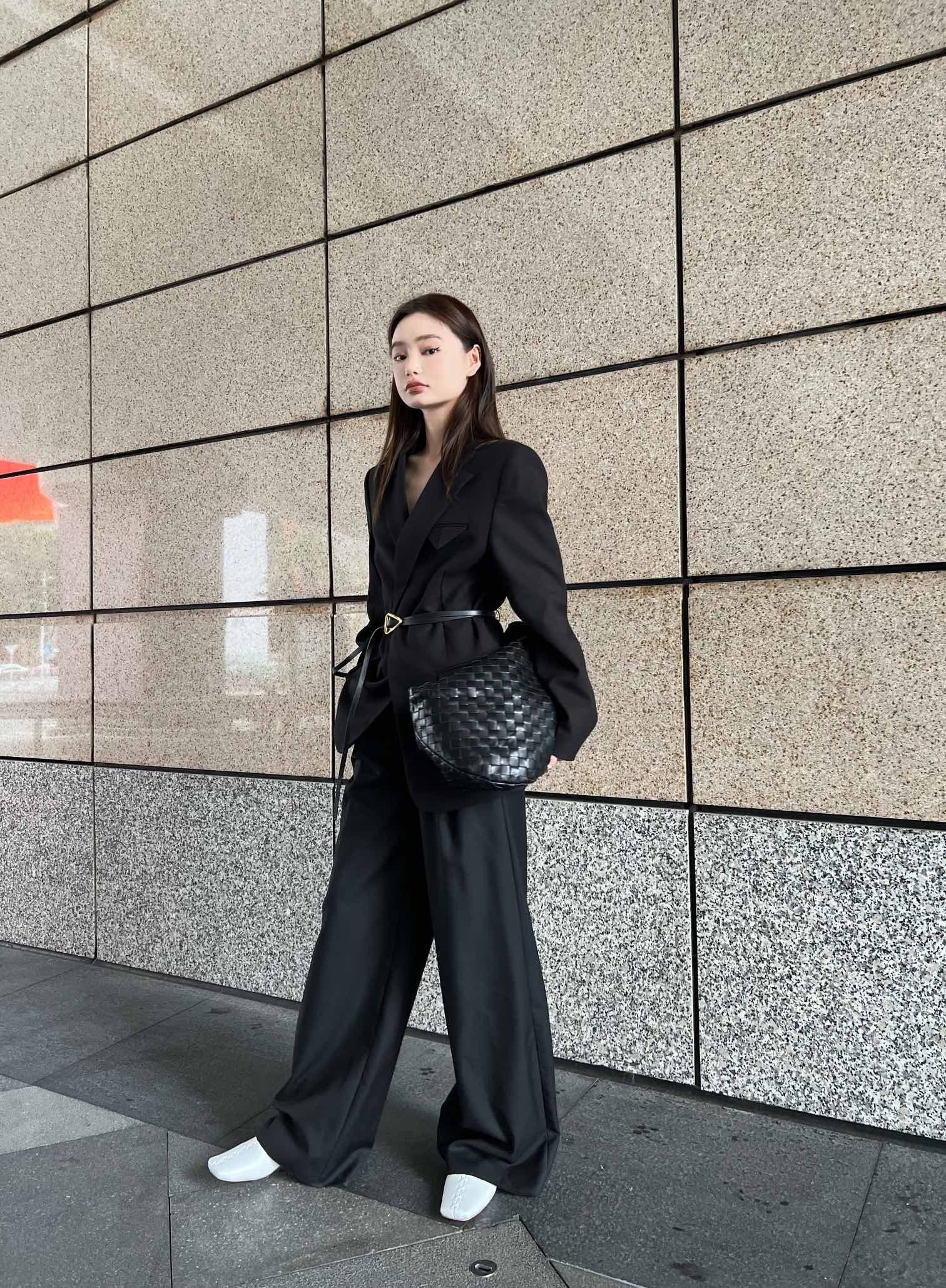 1A4694CB-50C6-4676-B216-E0DD607014B9