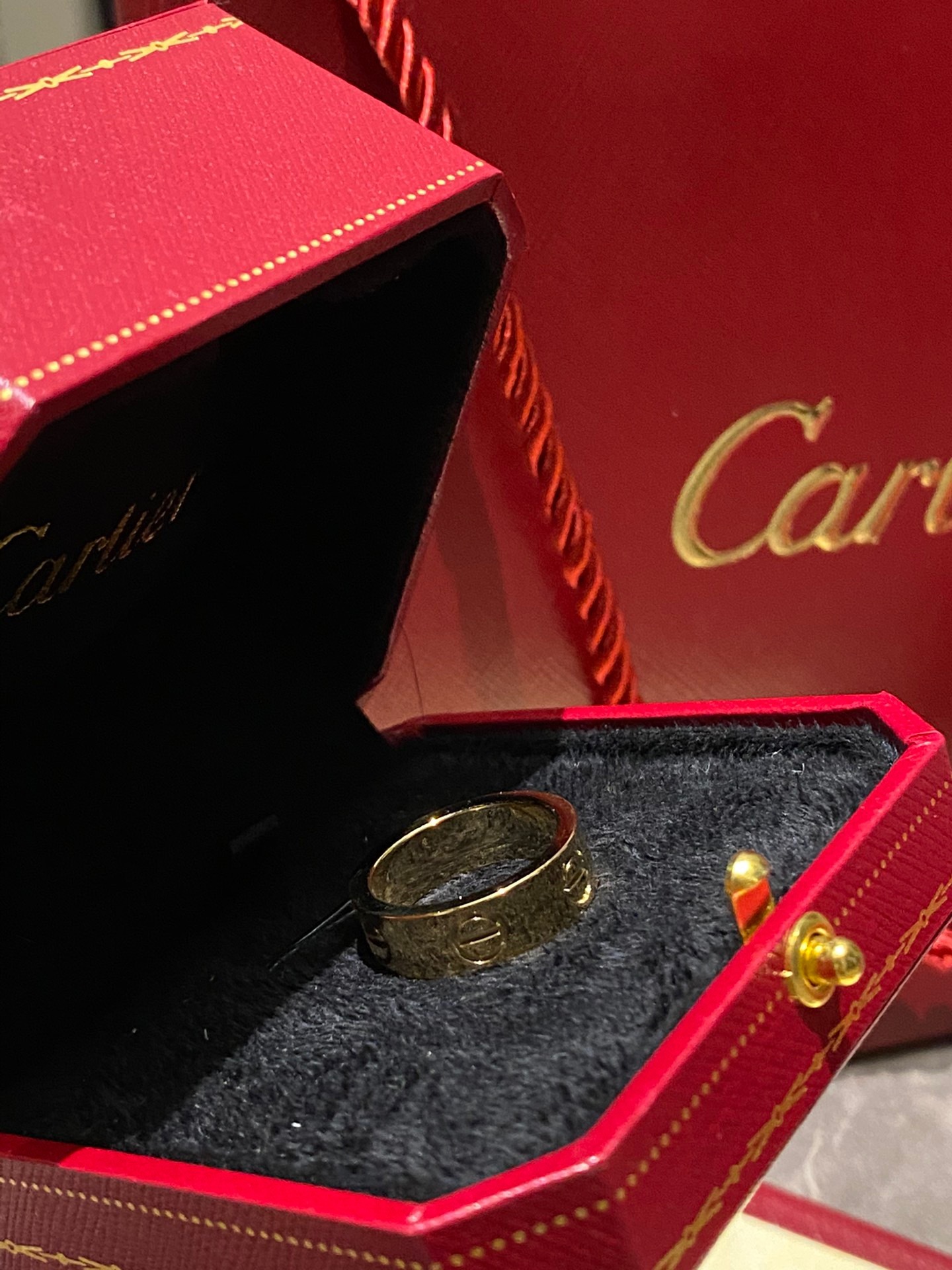 E0E860DA-8A88-4F1A-8EFC-CFC7F6C95CC1