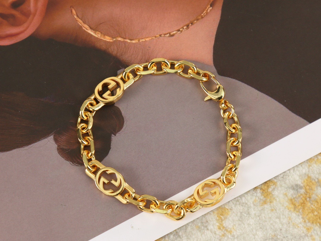 79DA81D9-8D35-4656-A9C4-D4376A654489