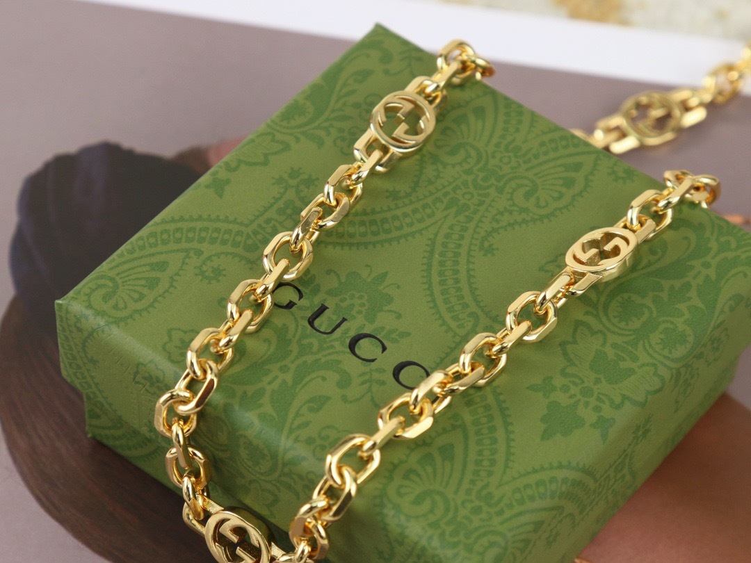 B2D68269-1774-4B3E-AB51-AF2C81B2863D