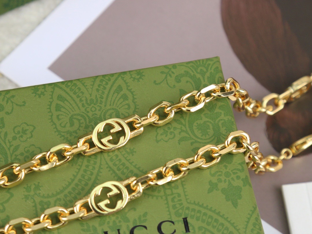 62A16A21-8E47-4B43-A060-8D8AA4F518AF