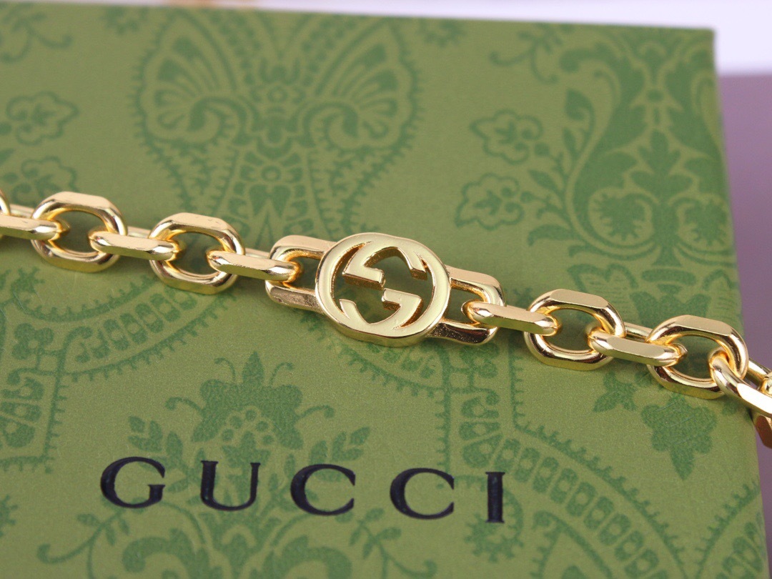 8CF25078-38CF-4FD3-93E6-7EFB09D58161