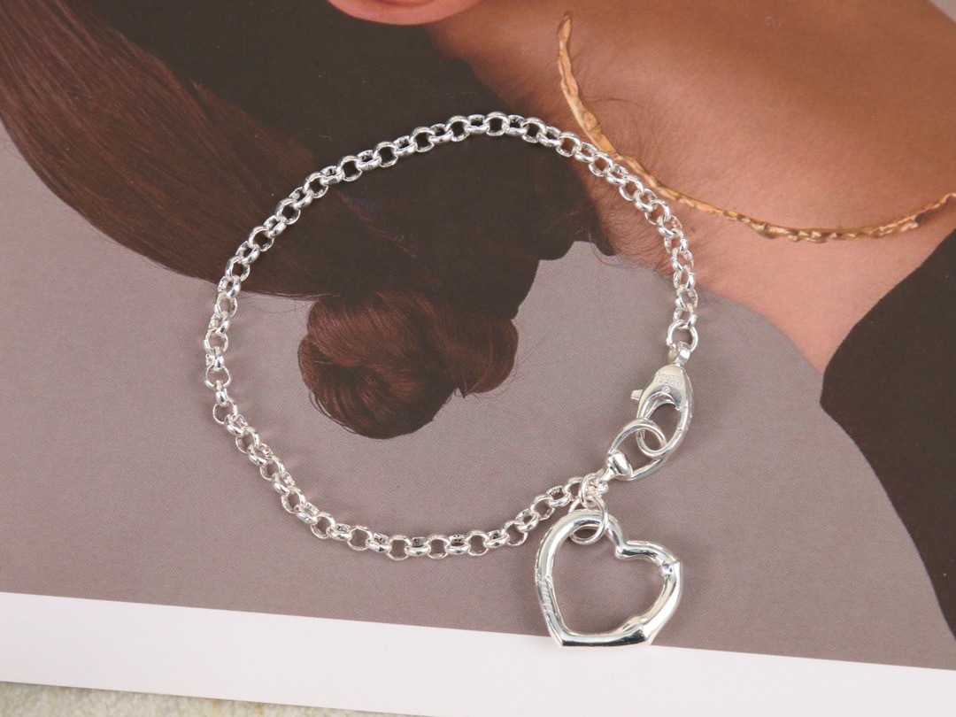 D6DFC107-4163-48A2-BF32-10462328DBCB