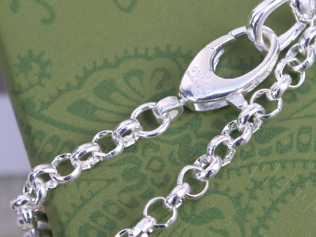 A3AAE914-9655-49B9-A8D5-8EC3A9E48760