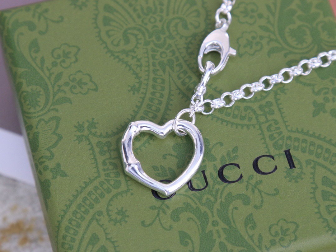 FE88E88D-F00B-465B-BE81-C87F0E4BA5EB