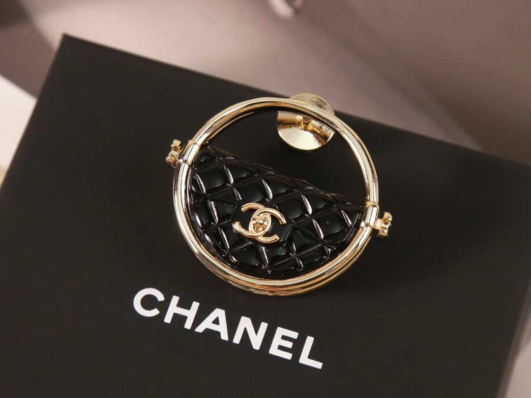 71F50AF6-F7D6-455B-8B2A-1711146814DD