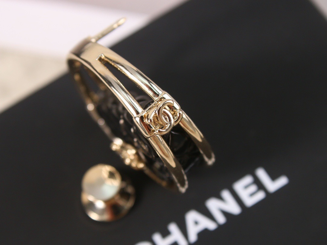 BC135E73-2667-4179-8E22-BB29C6BDC40D