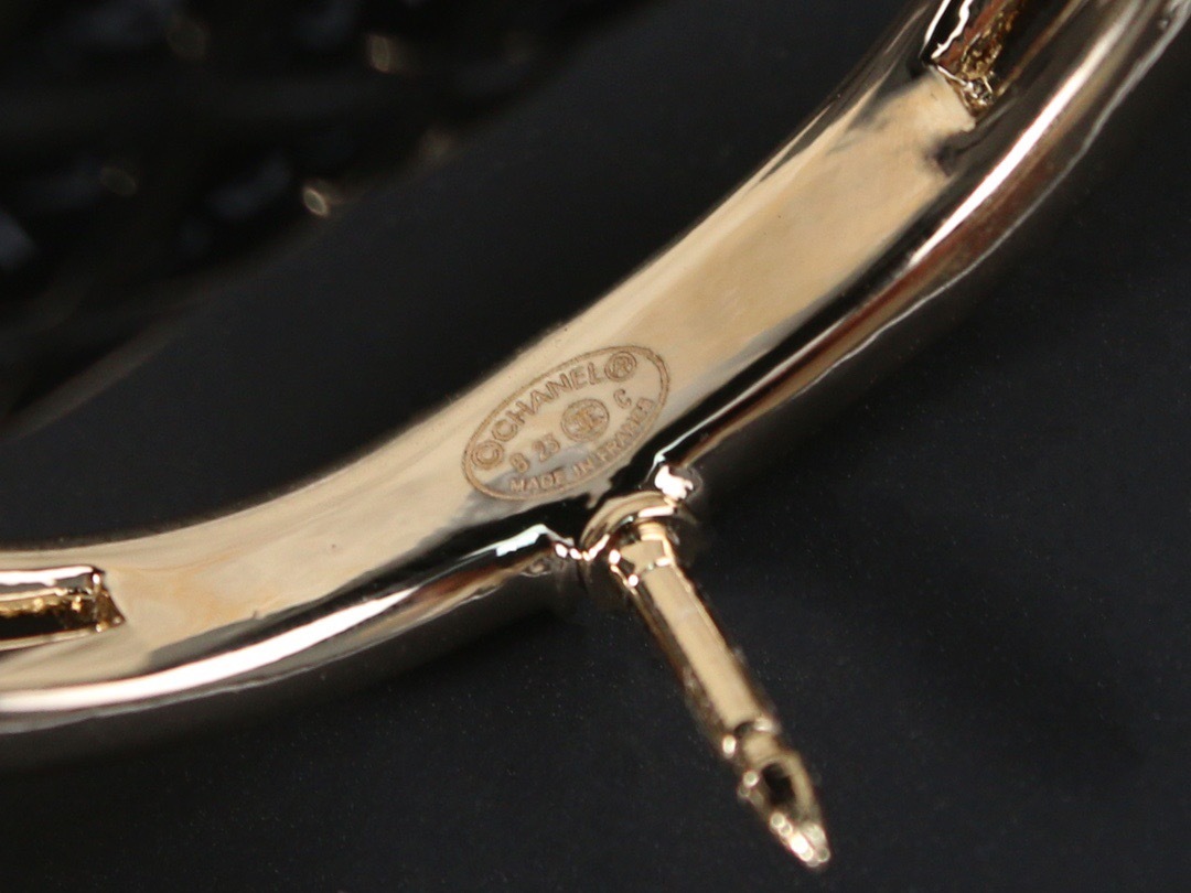 D0B11D62-461F-44DA-ABDF-F28E6B349F2A