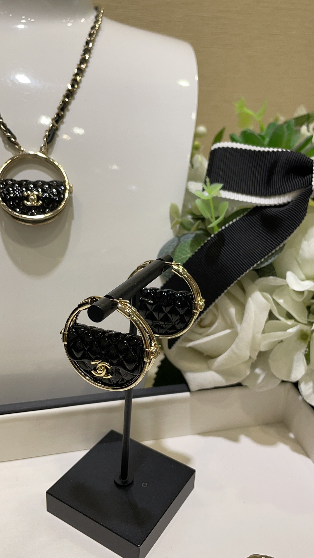 0DF75A6B-E17C-4FAA-B310-D508494EF29F