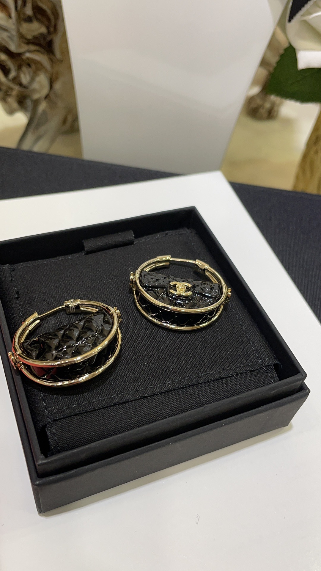 4B295EA6-A60F-4309-8466-7C4B4332AE3A