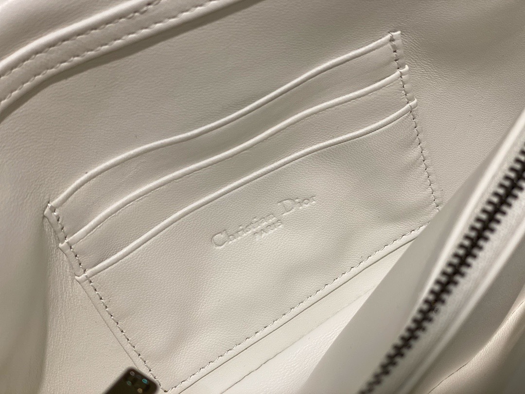 2B216FD2-F741-4300-8AA9-D8B520DA8E35