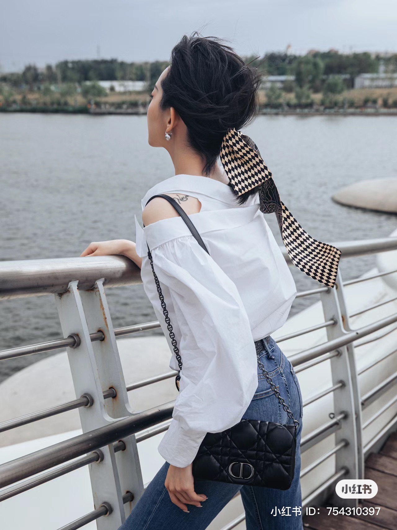 7218737F-CDDD-4D11-BF89-11B6D3DC4001