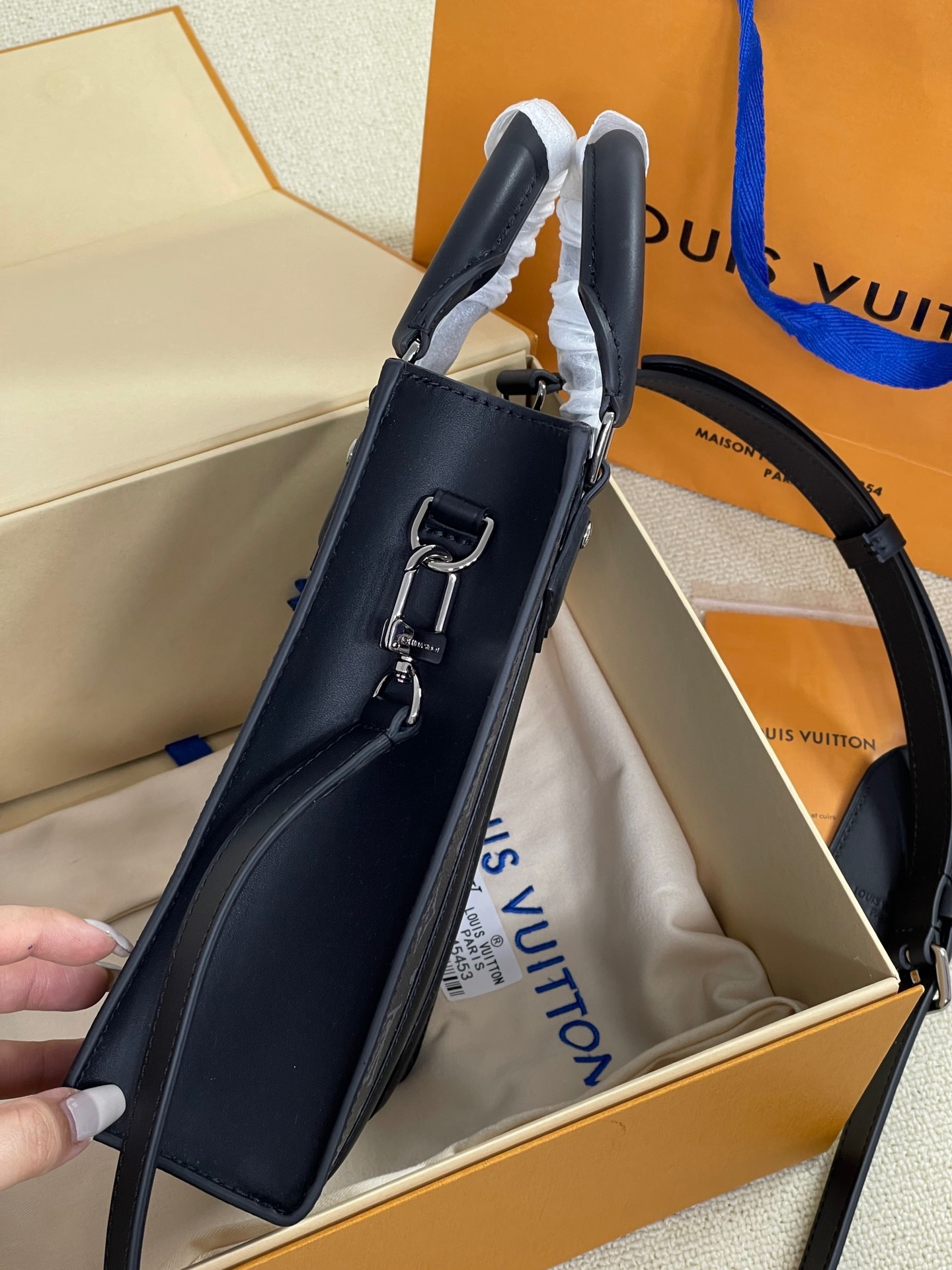 943659C1-0E87-4A77-9DA7-B51D09F760EF