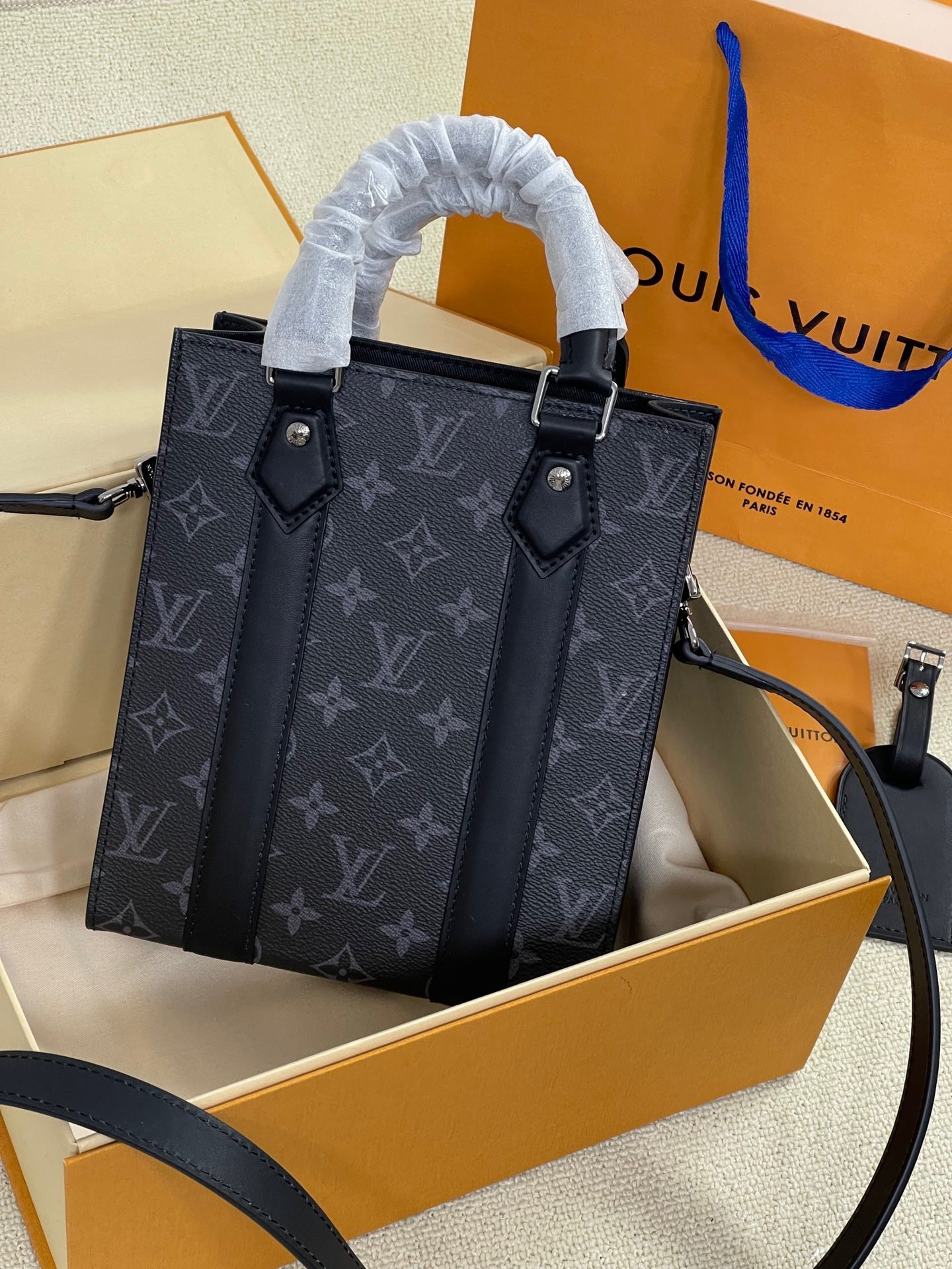 536AC590-785A-4DFE-A9F9-AC58FBA5066A