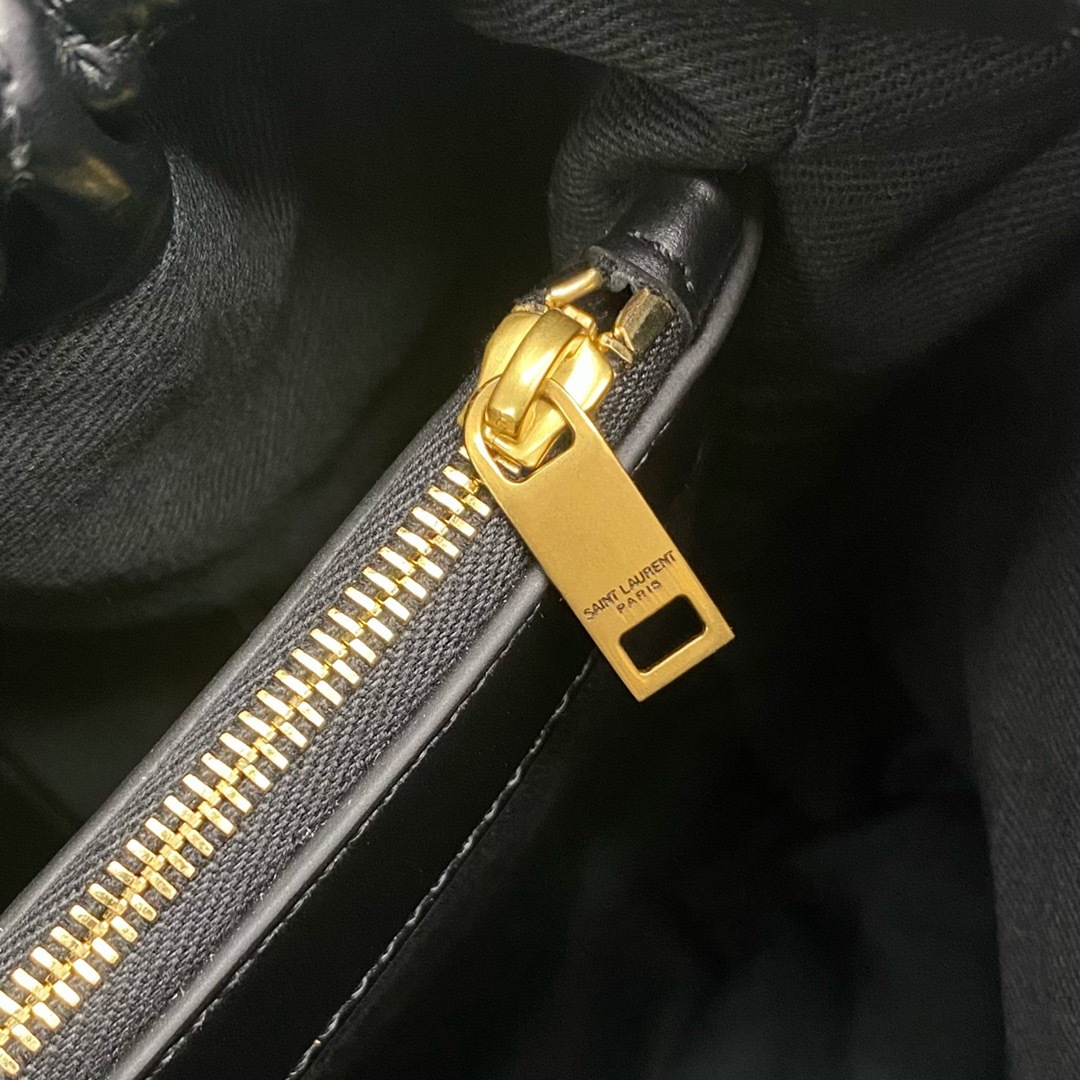 E6E460AB-F3D6-477D-82D7-5606D722BC38