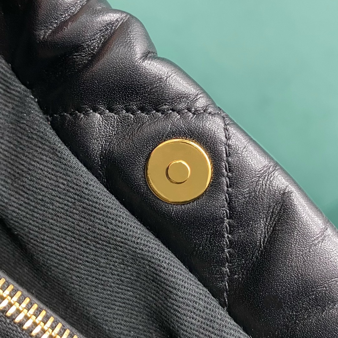 F731BD65-5475-4C8D-B0A4-6777E10E3565