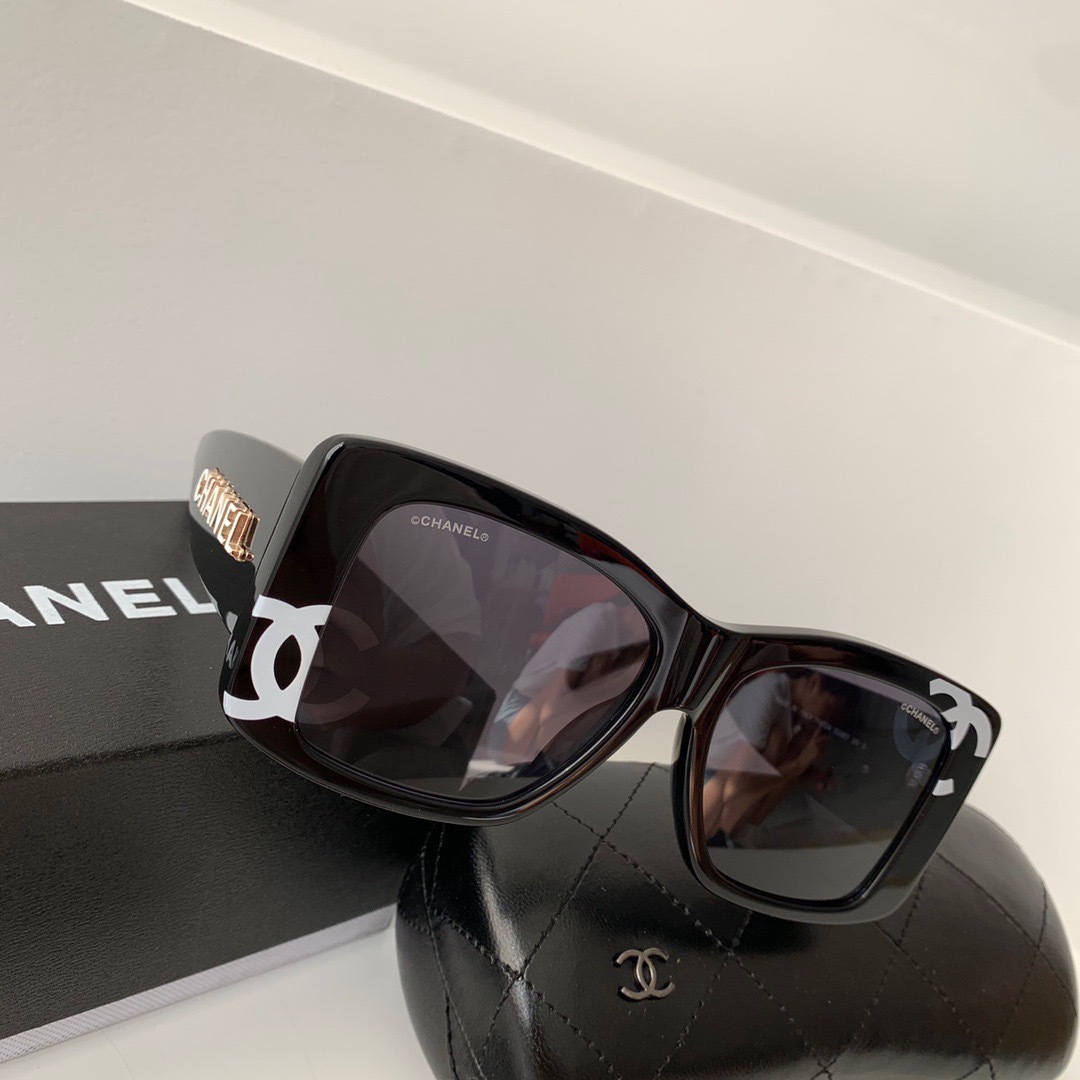 AE7F553A-94CD-4656-851F-3409682FDF6A