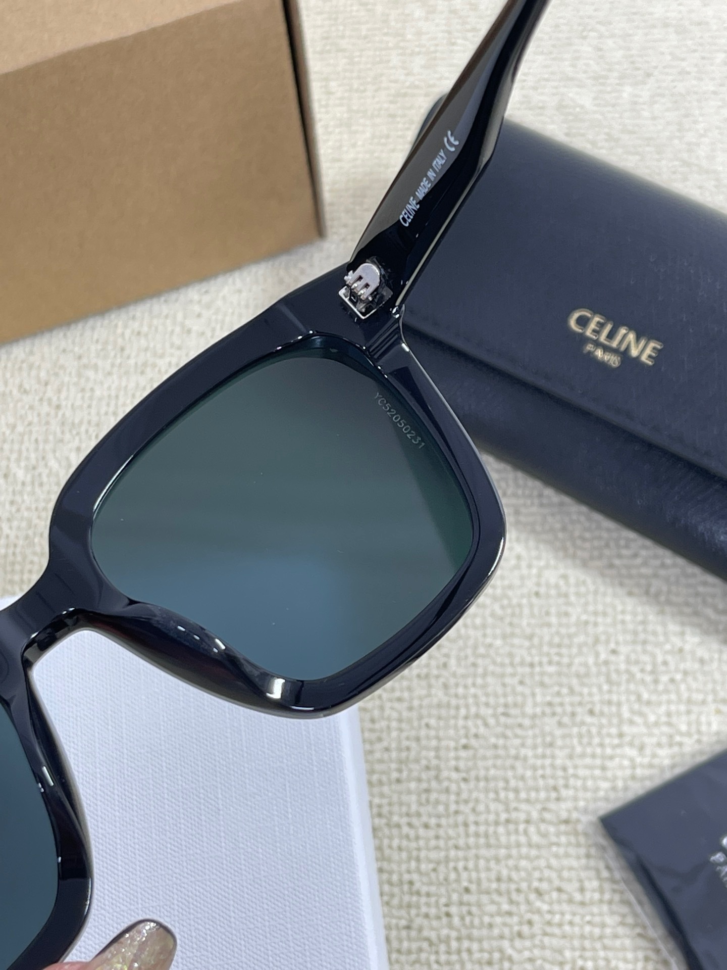 0BE1B38A-AFC9-44B9-8E7C-BD3B0026E9B6