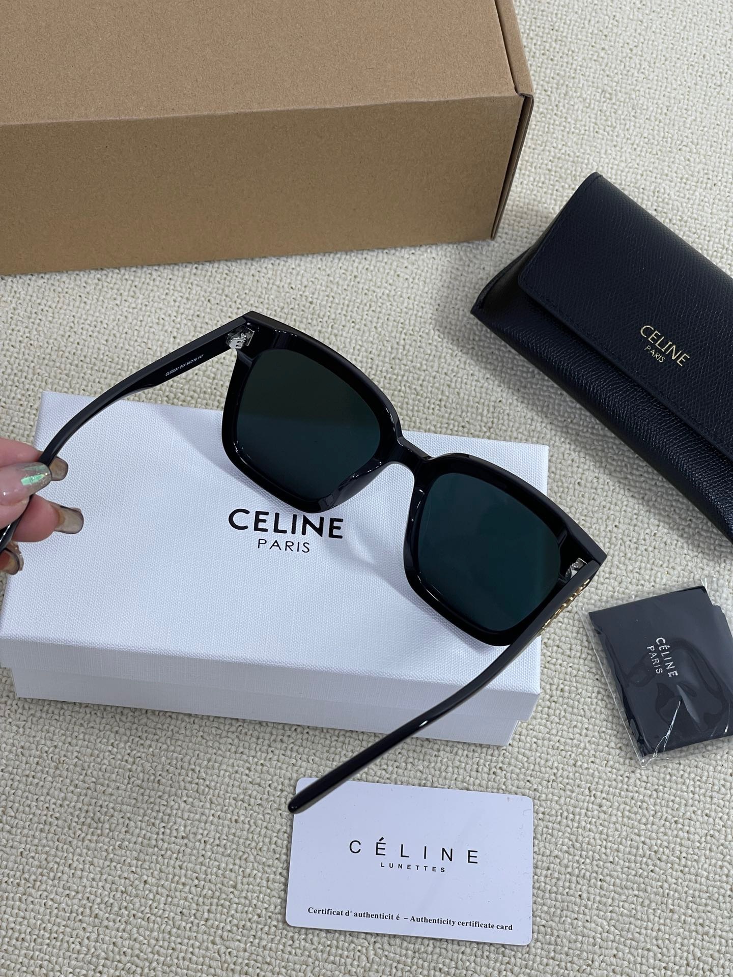 DF0048D1-AE23-4991-B124-FC9D1B7CF0CD