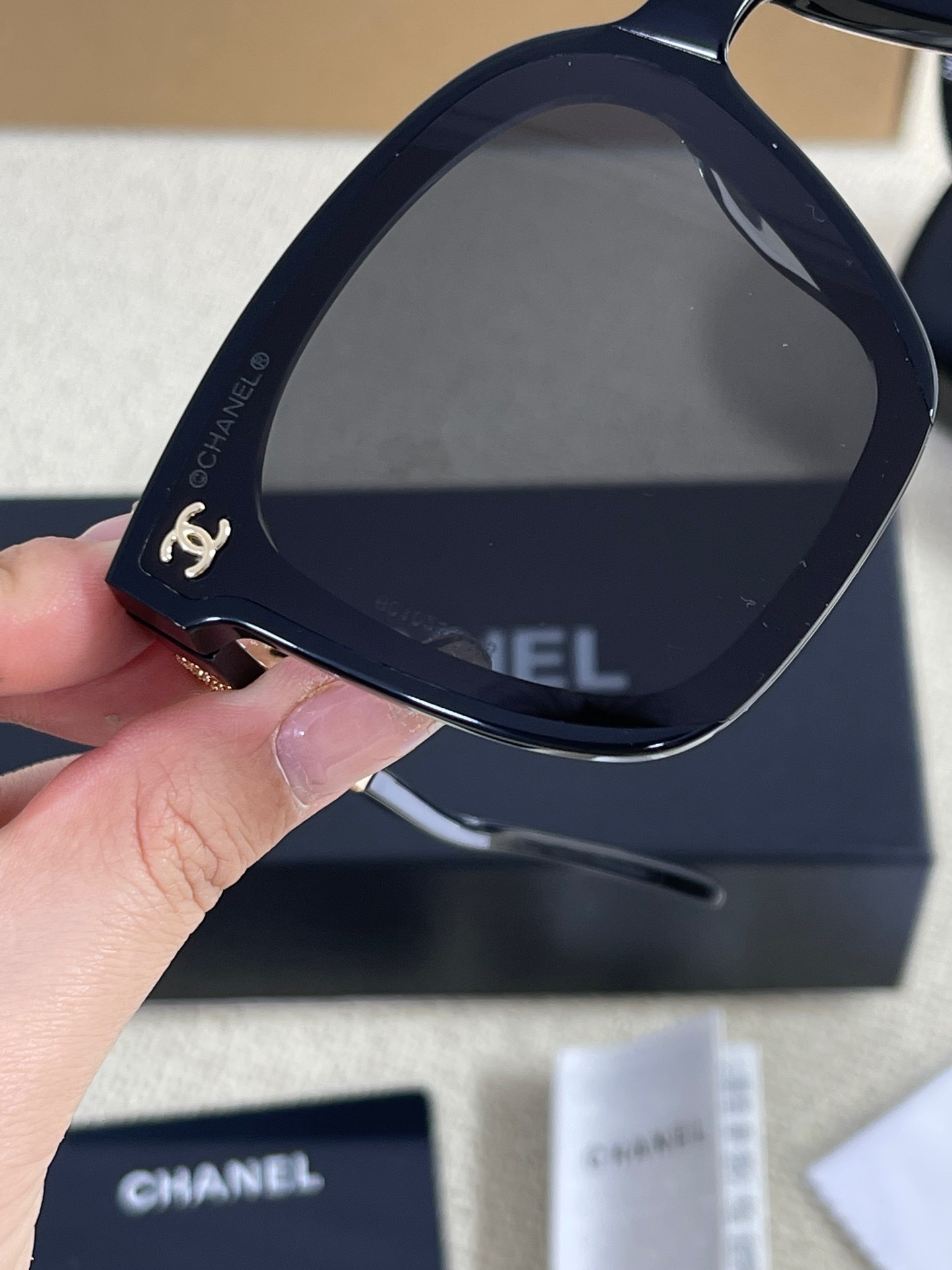 DE673F4C-72F1-4F23-B403-1DE7539B3239