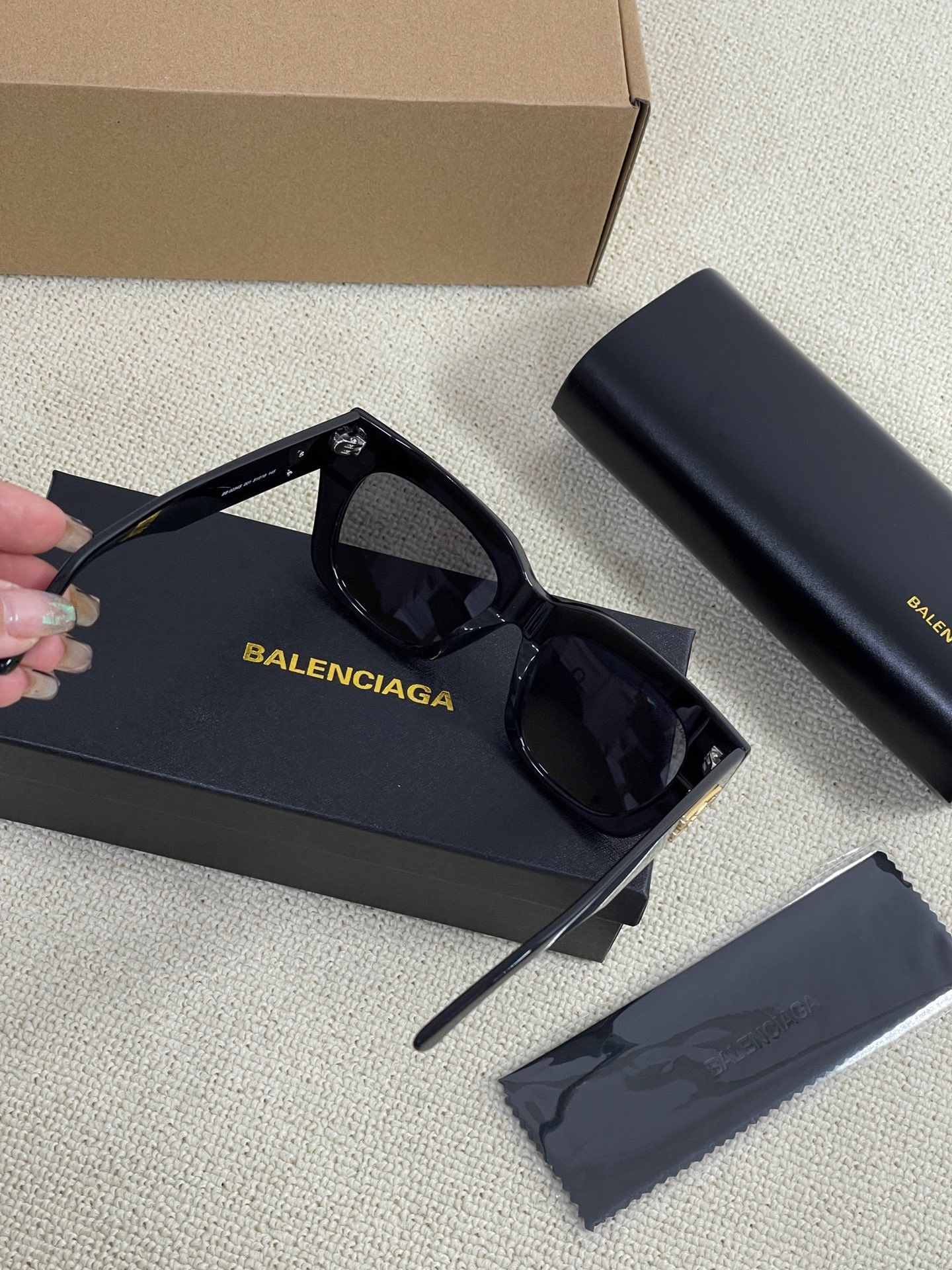 F6A35284-BFC2-46DF-83CC-8EBCBFEF2CC2